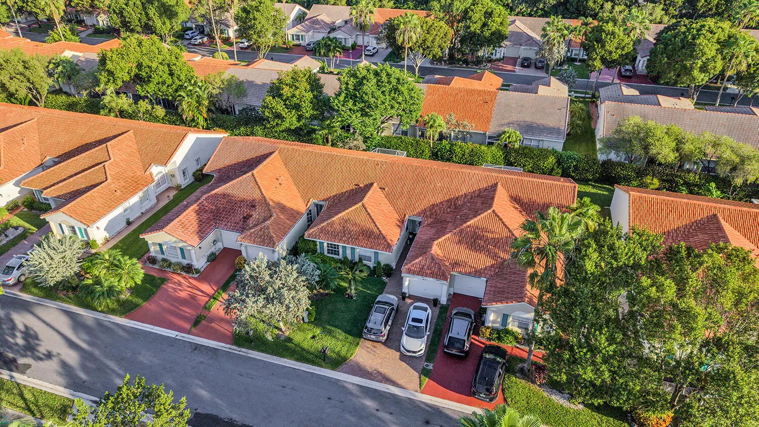6089 Heliconia Road