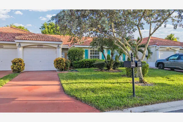 6089 Heliconia Road