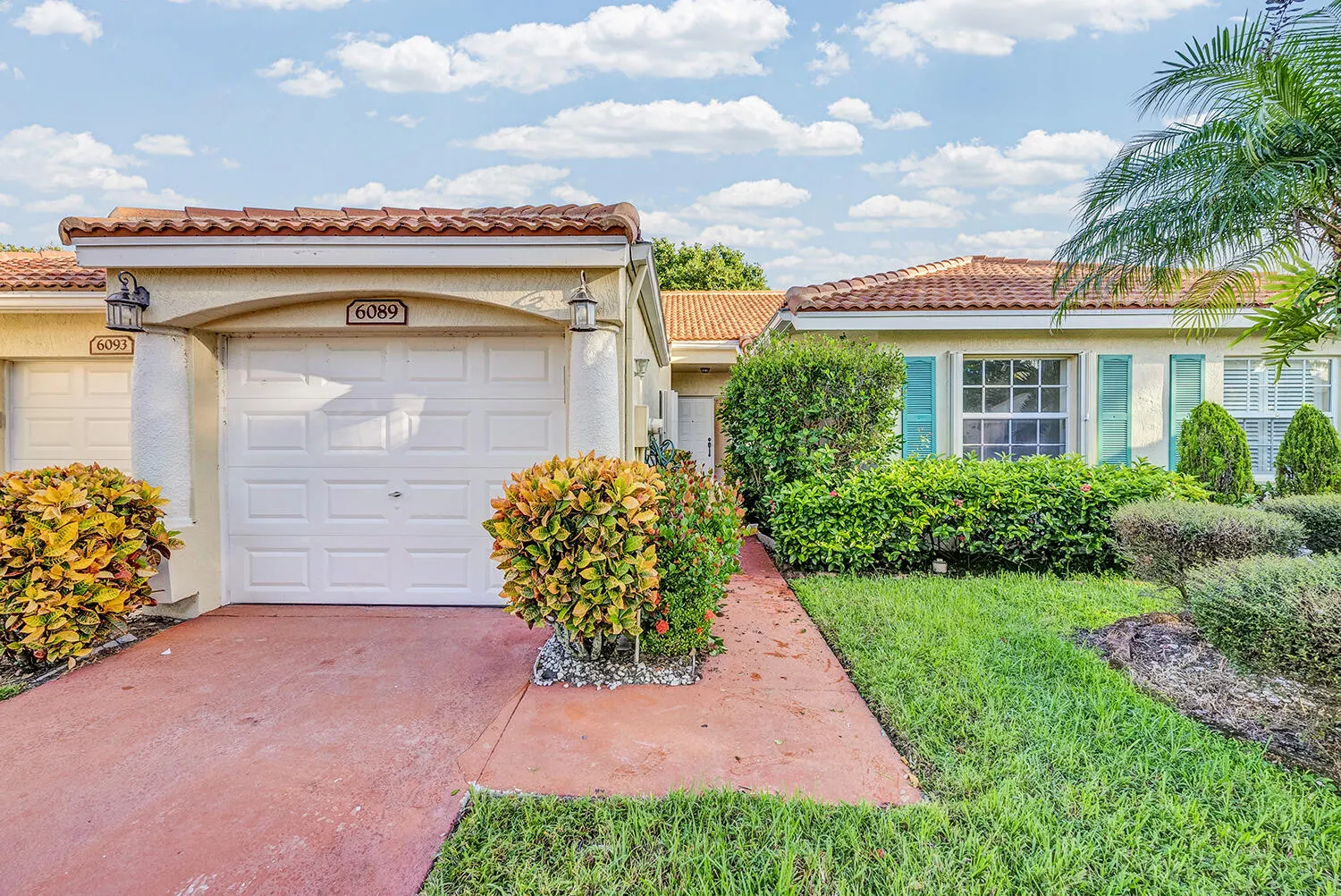6089 Heliconia Road