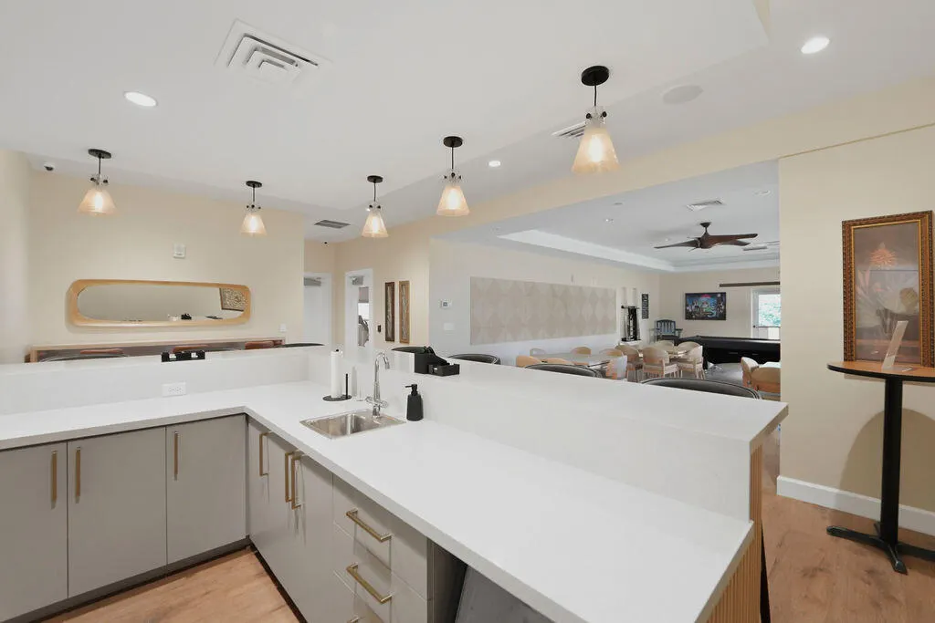 1841 NW 18th Avenue #201