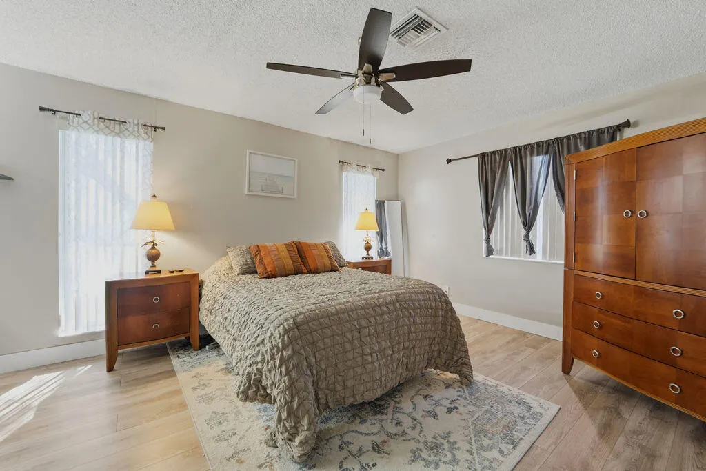 1841 NW 18th Avenue #201