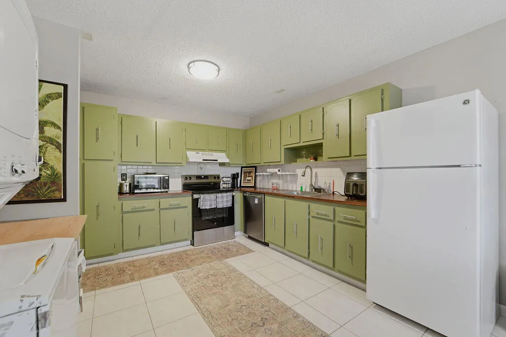 1841 NW 18th Avenue #201