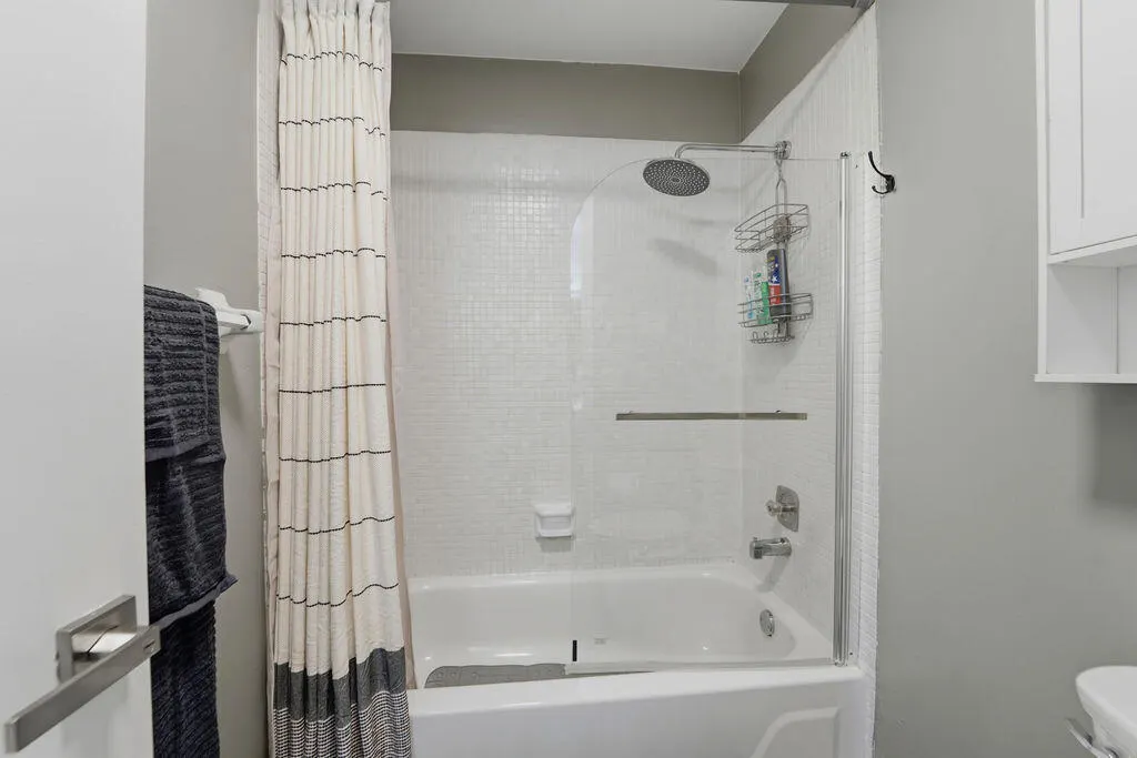 1841 NW 18th Avenue #201