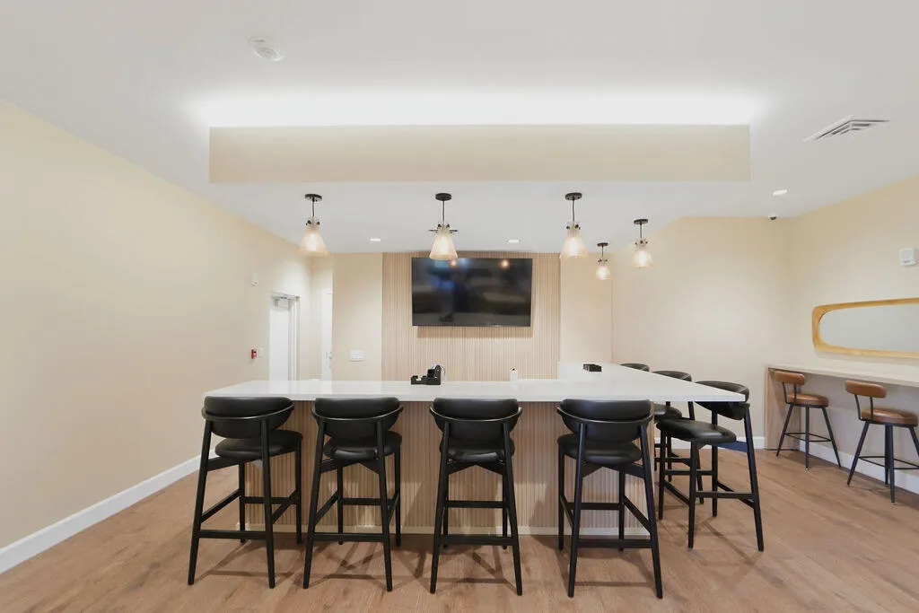 1841 NW 18th Avenue #201