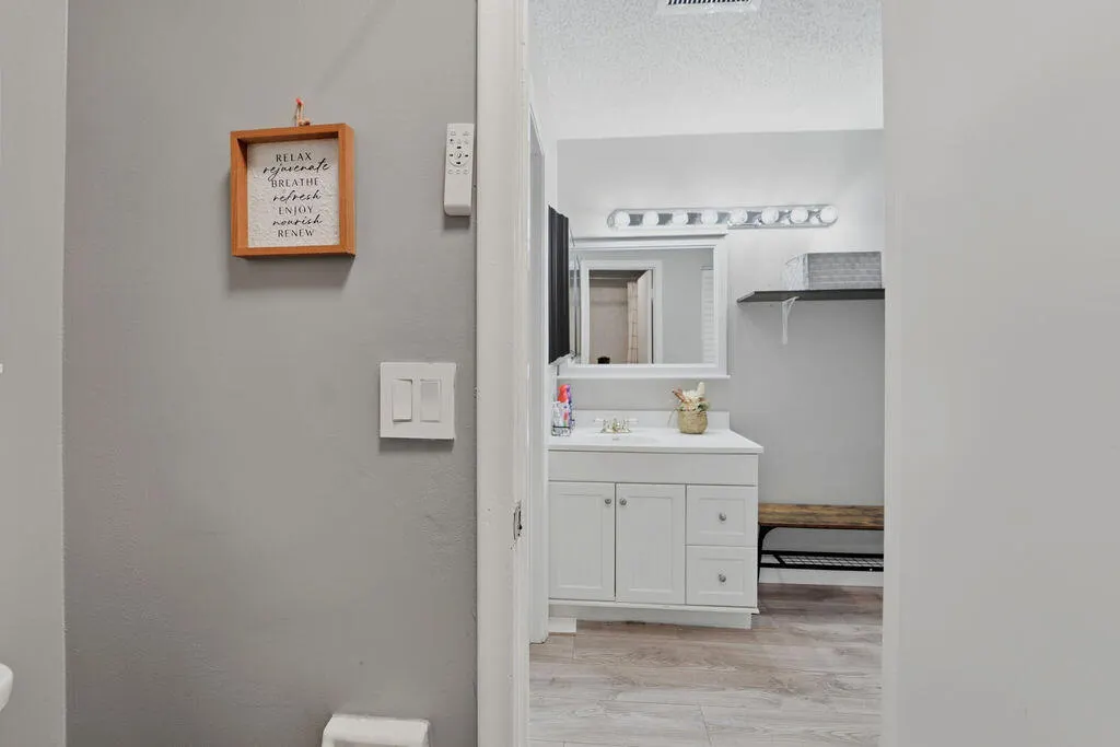 1841 NW 18th Avenue #201