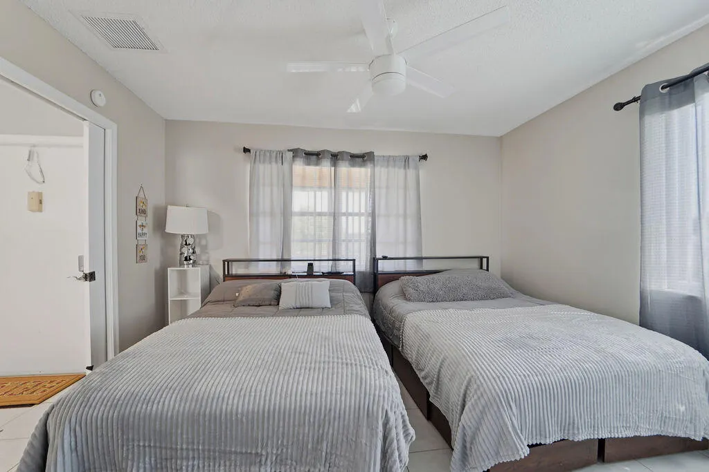 1841 NW 18th Avenue #201