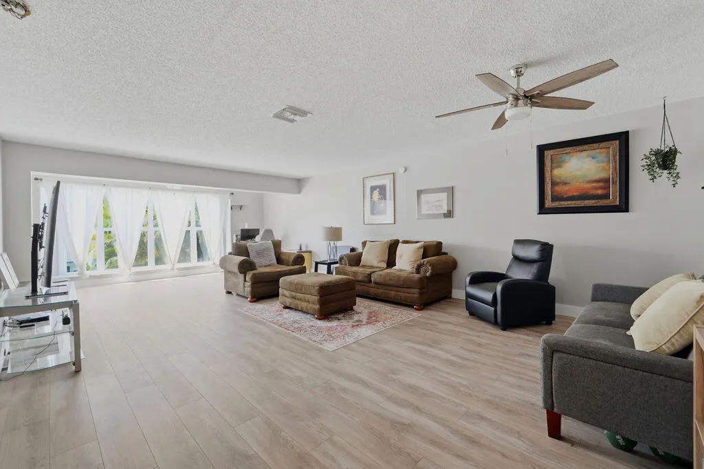 1841 NW 18th Avenue #201