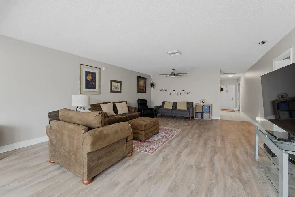 1841 NW 18th Avenue #201