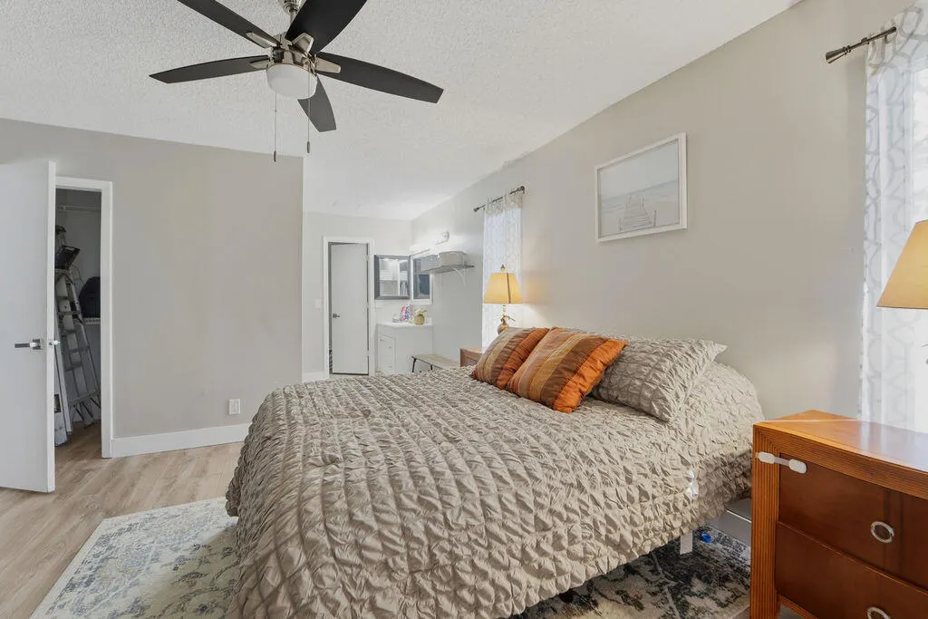 1841 NW 18th Avenue #201