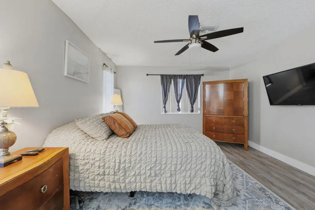 1841 NW 18th Avenue #201