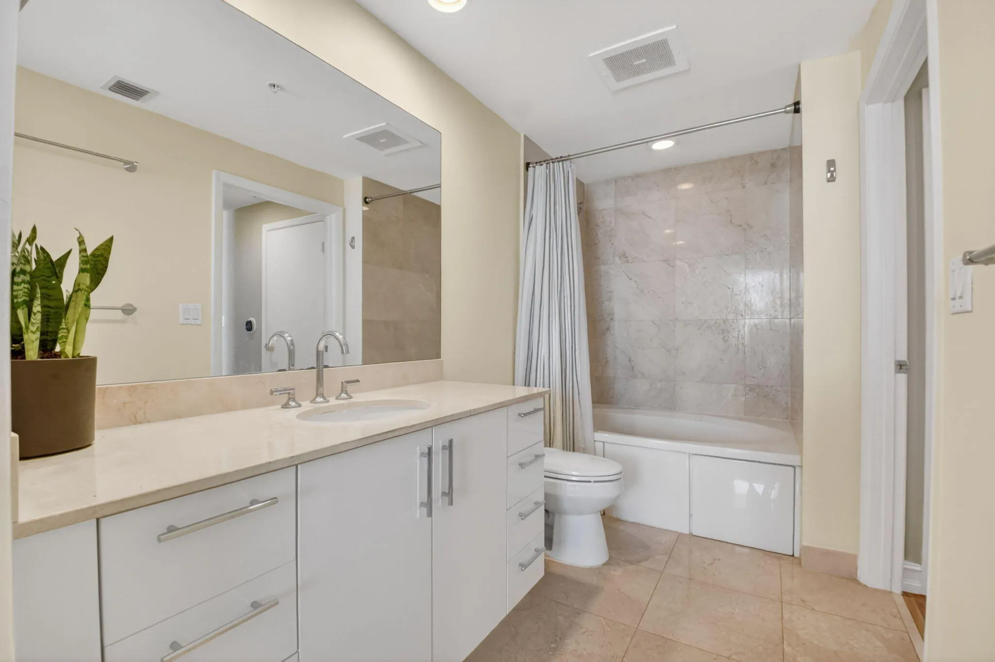 550 Okeechobee Boulevard #821