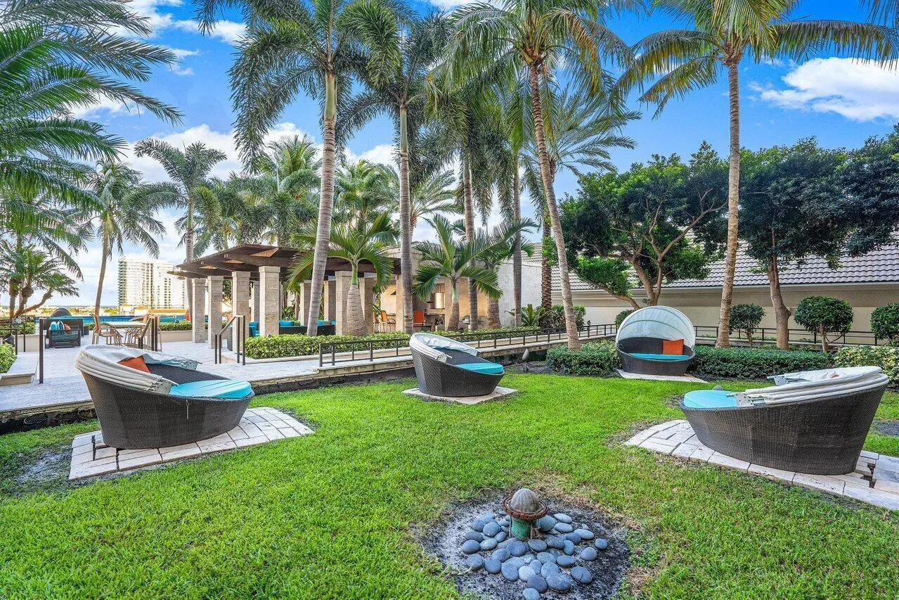 550 Okeechobee Boulevard #821