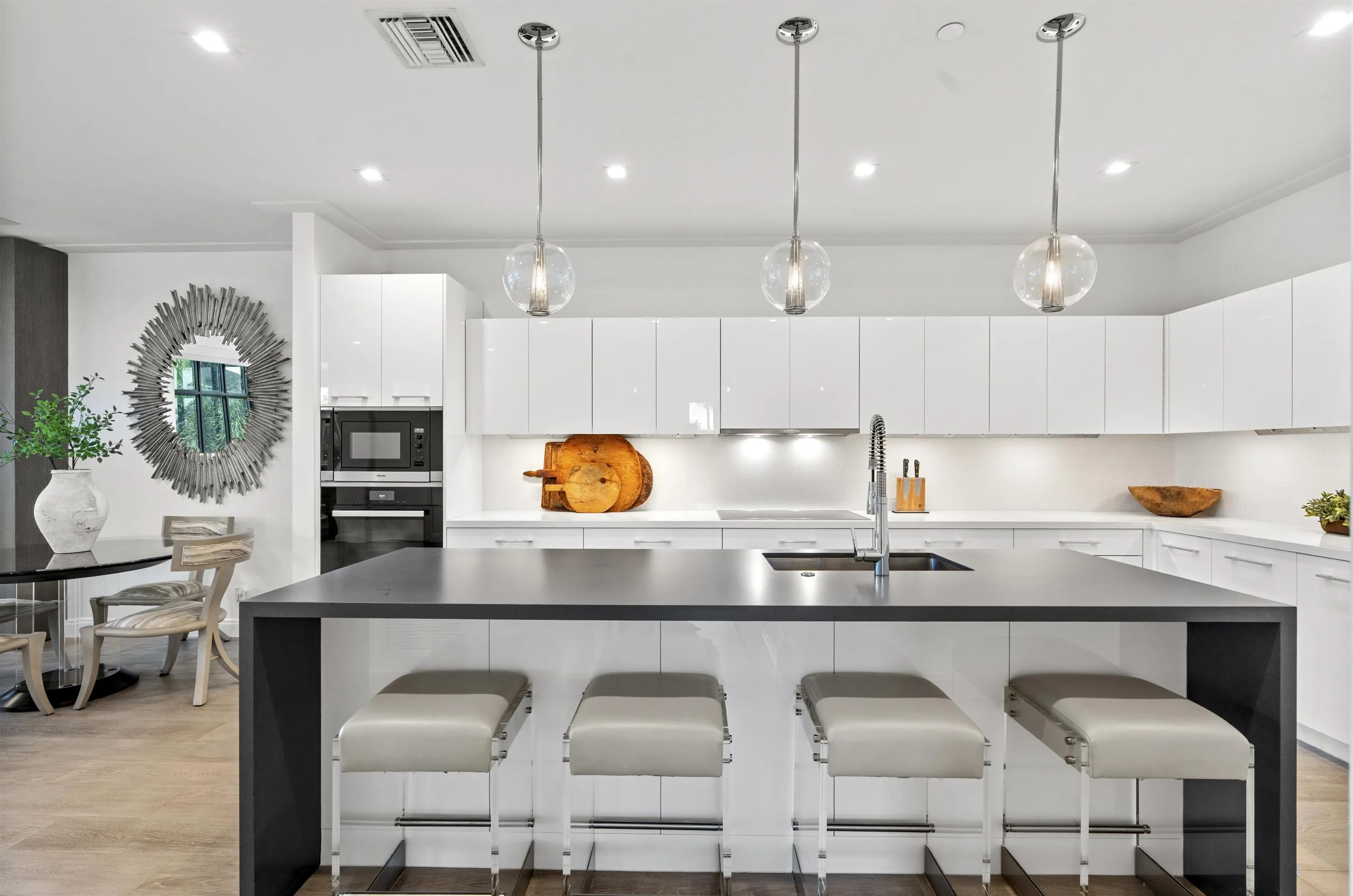 160 Andrews Avenue #3c