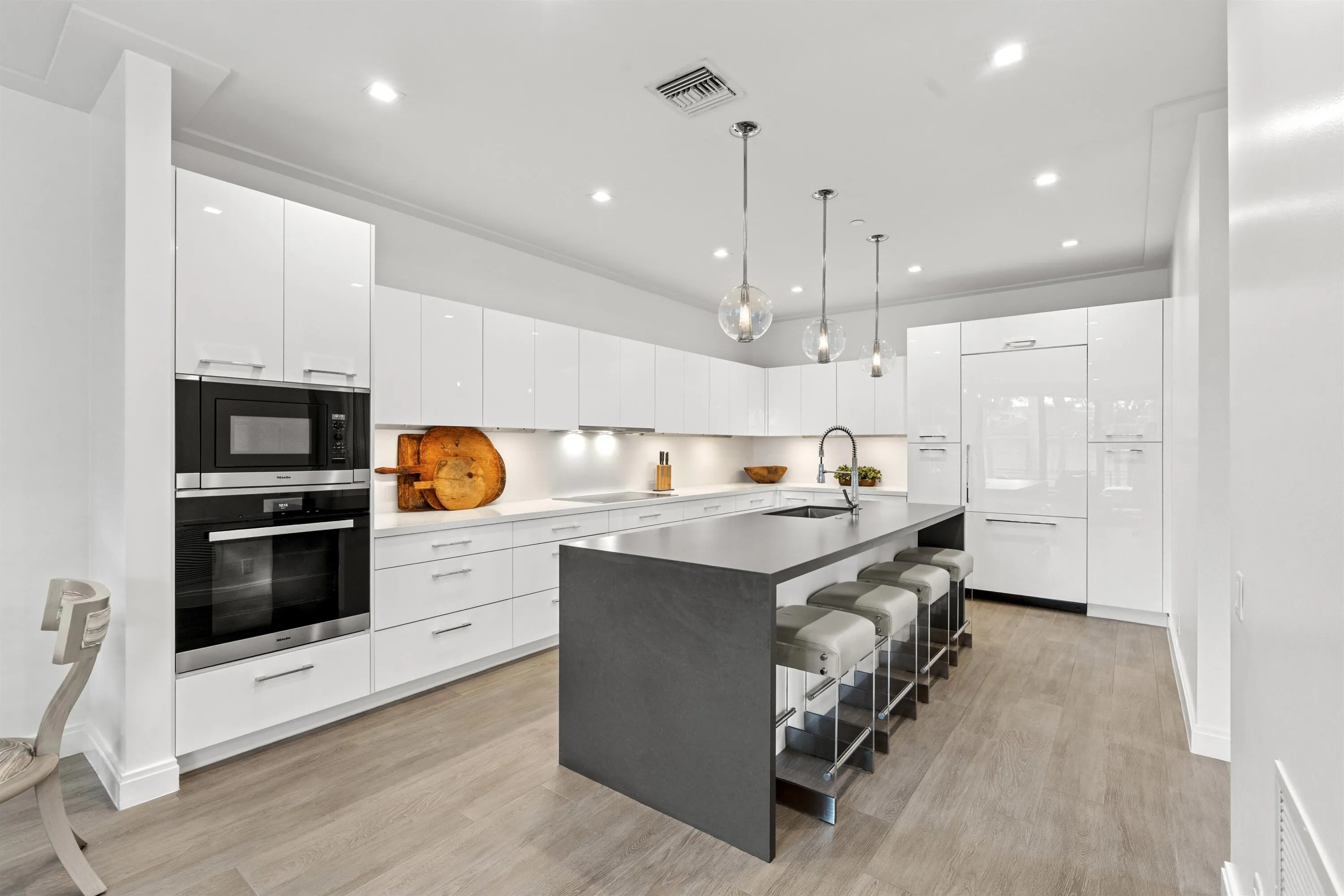 160 Andrews Avenue #3c