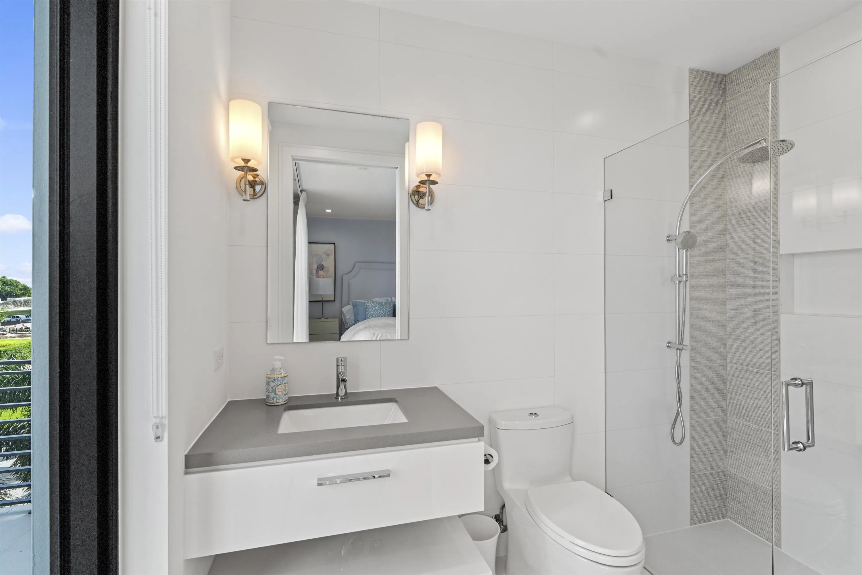 160 Andrews Avenue #3c