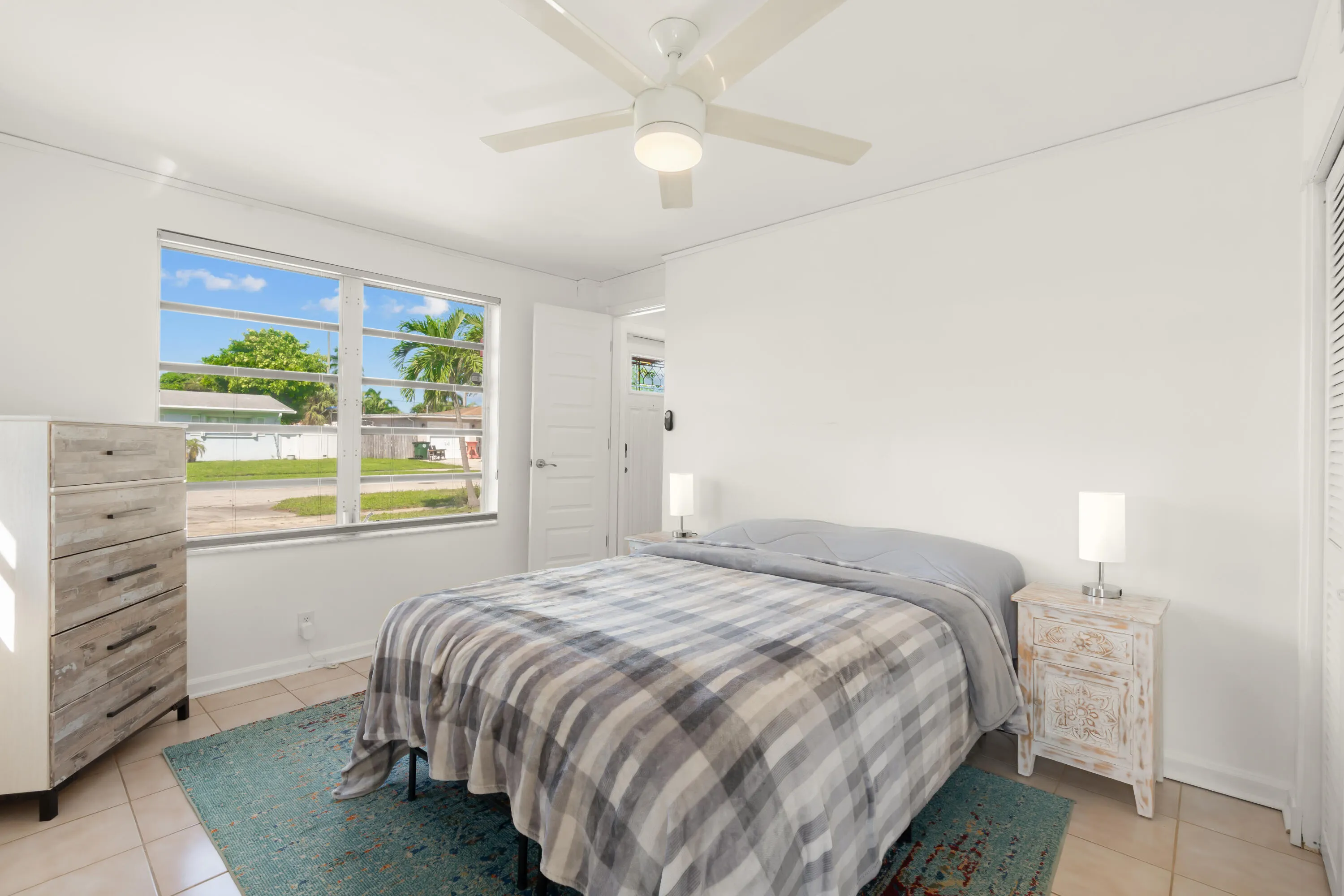 214 NE 28TH Road