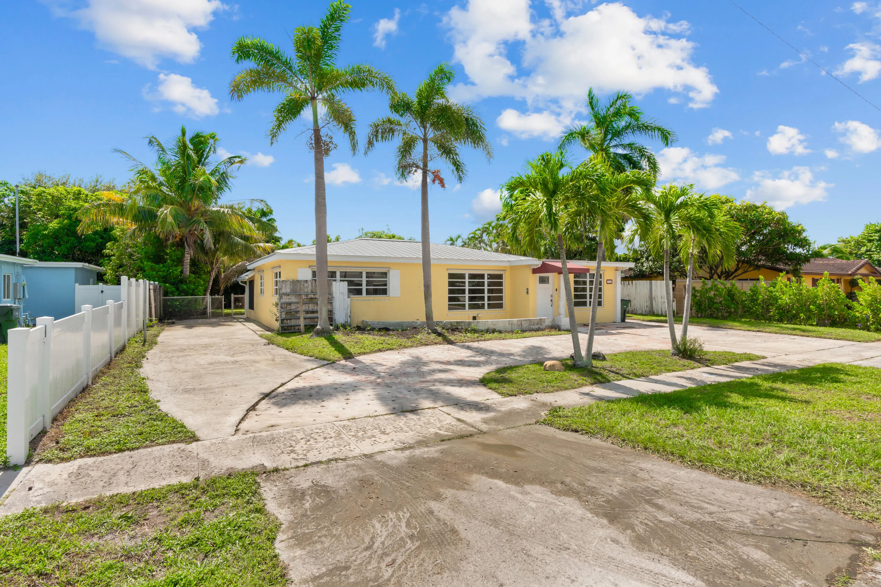214 NE 28TH Road