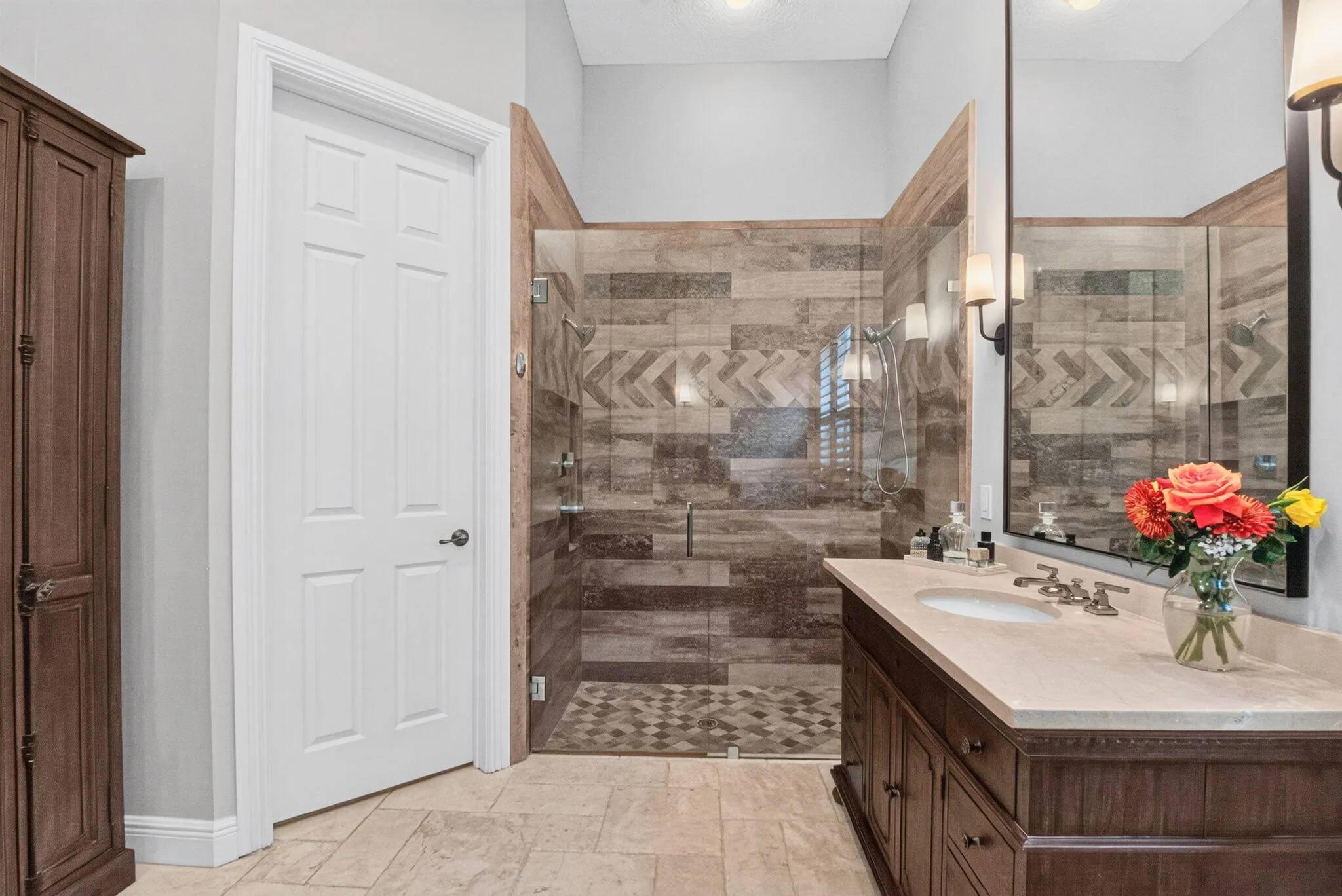 6634 Houlton Circle
