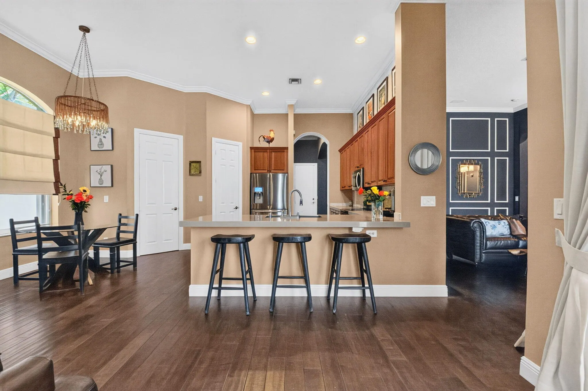 6634 Houlton Circle