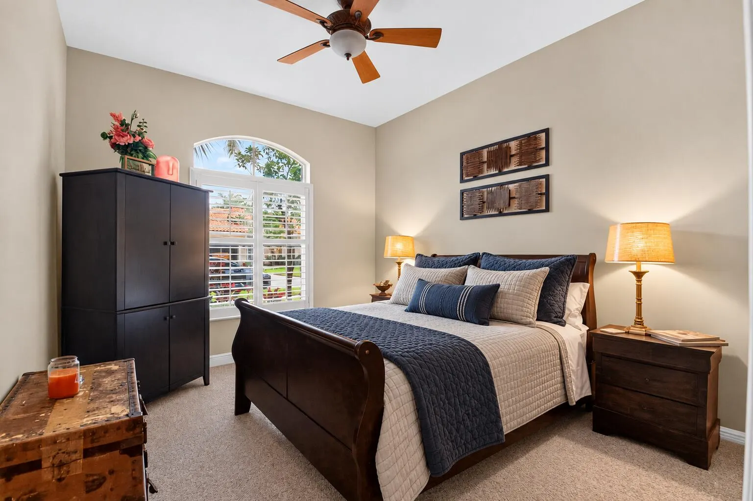 6634 Houlton Circle