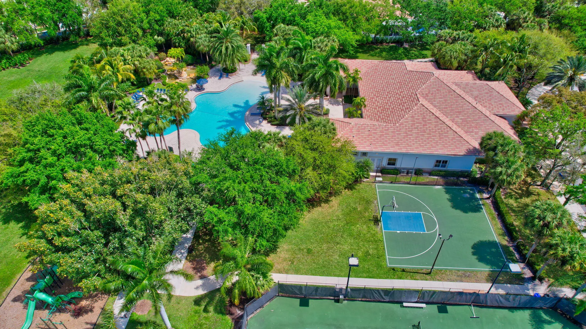 6634 Houlton Circle