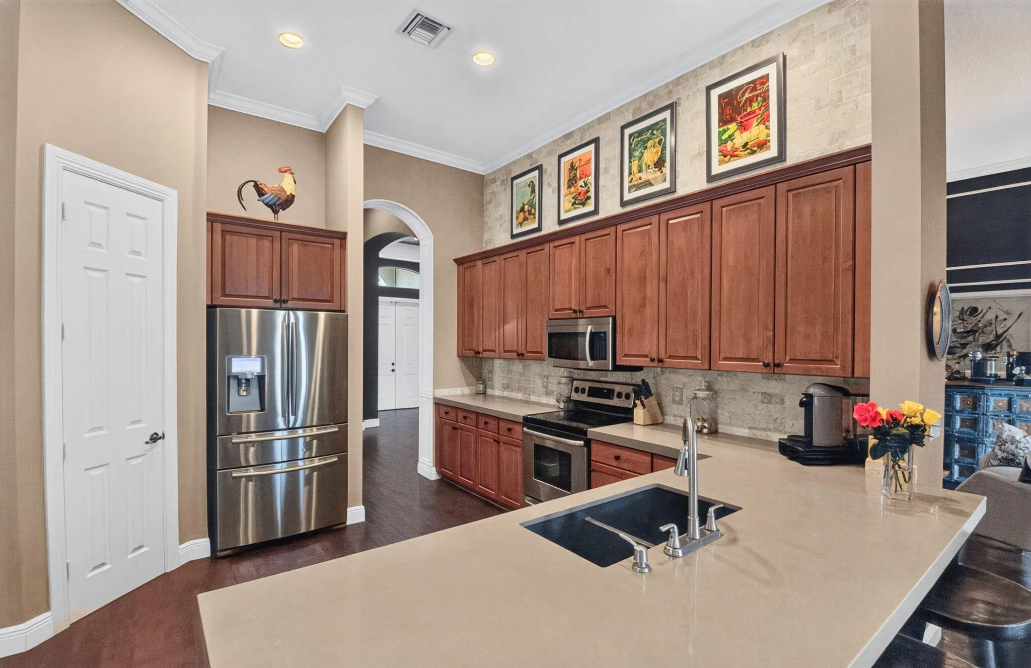 6634 Houlton Circle