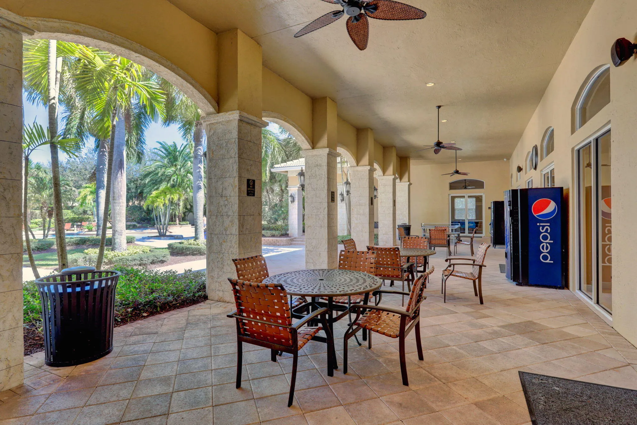 6634 Houlton Circle