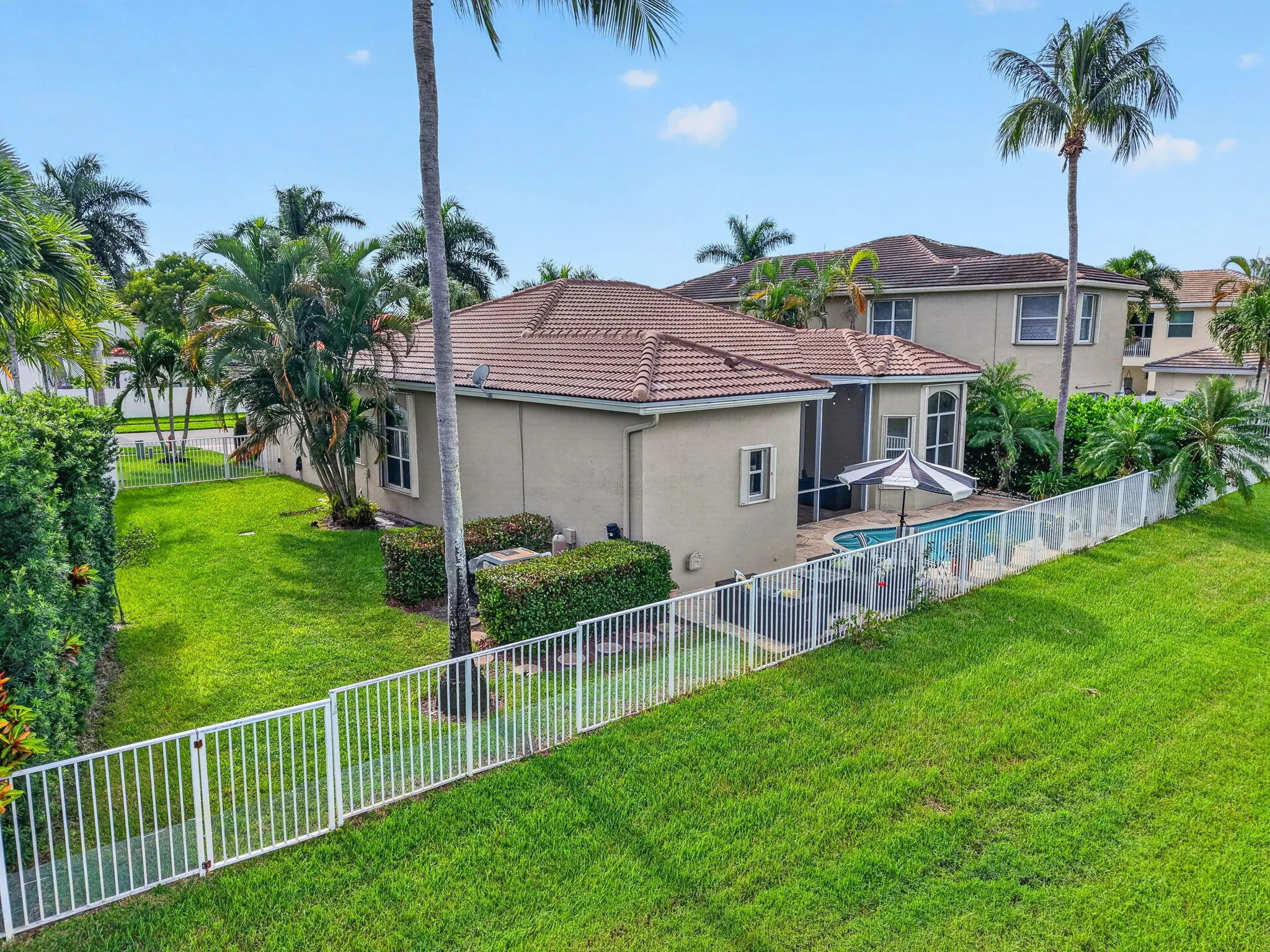 6634 Houlton Circle