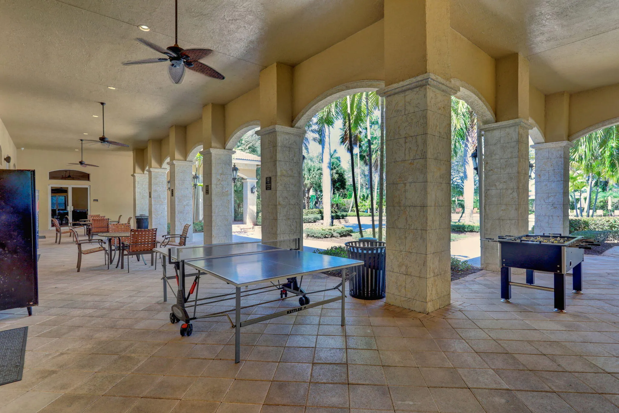 6634 Houlton Circle