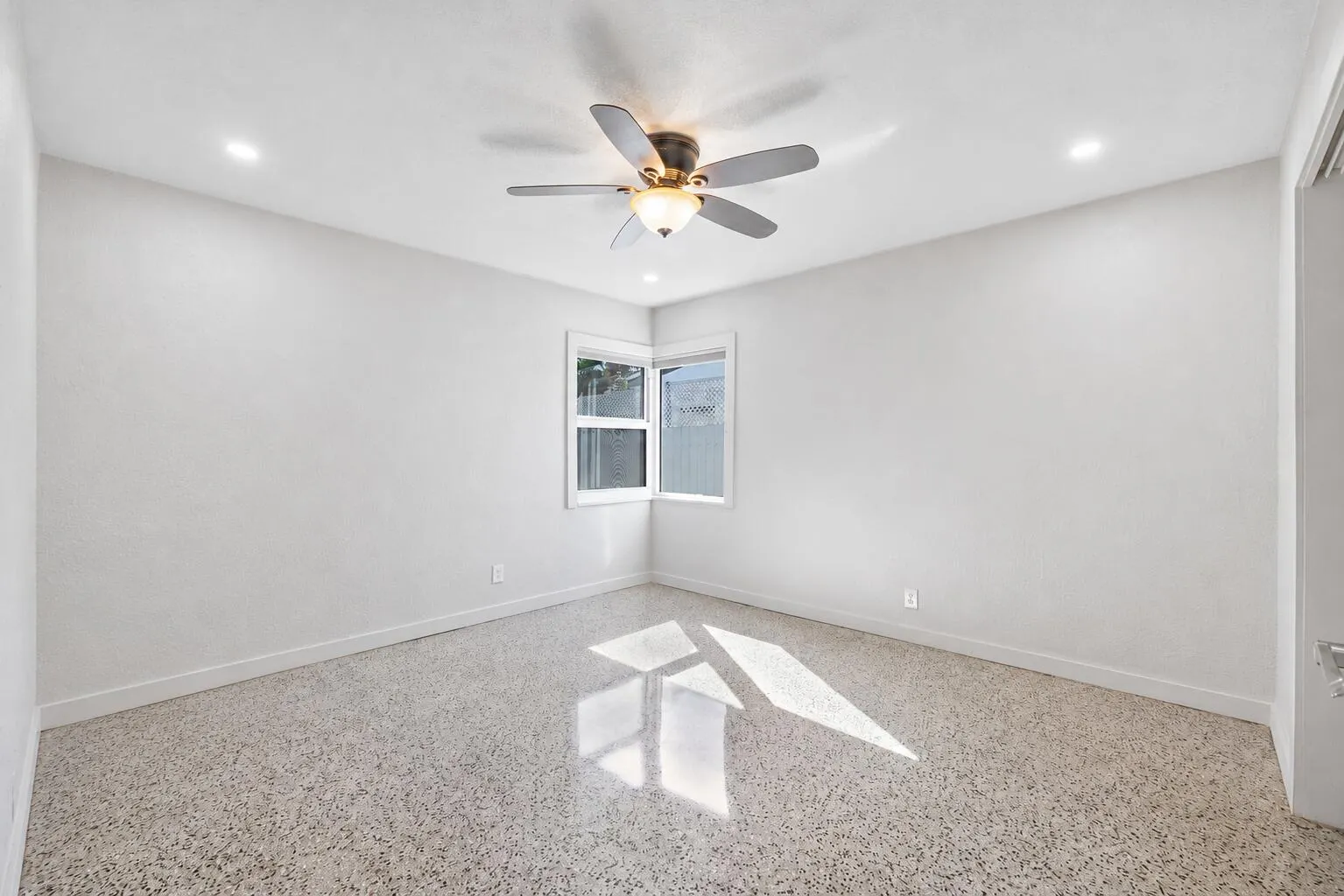 5400 NE 4TH Terrace