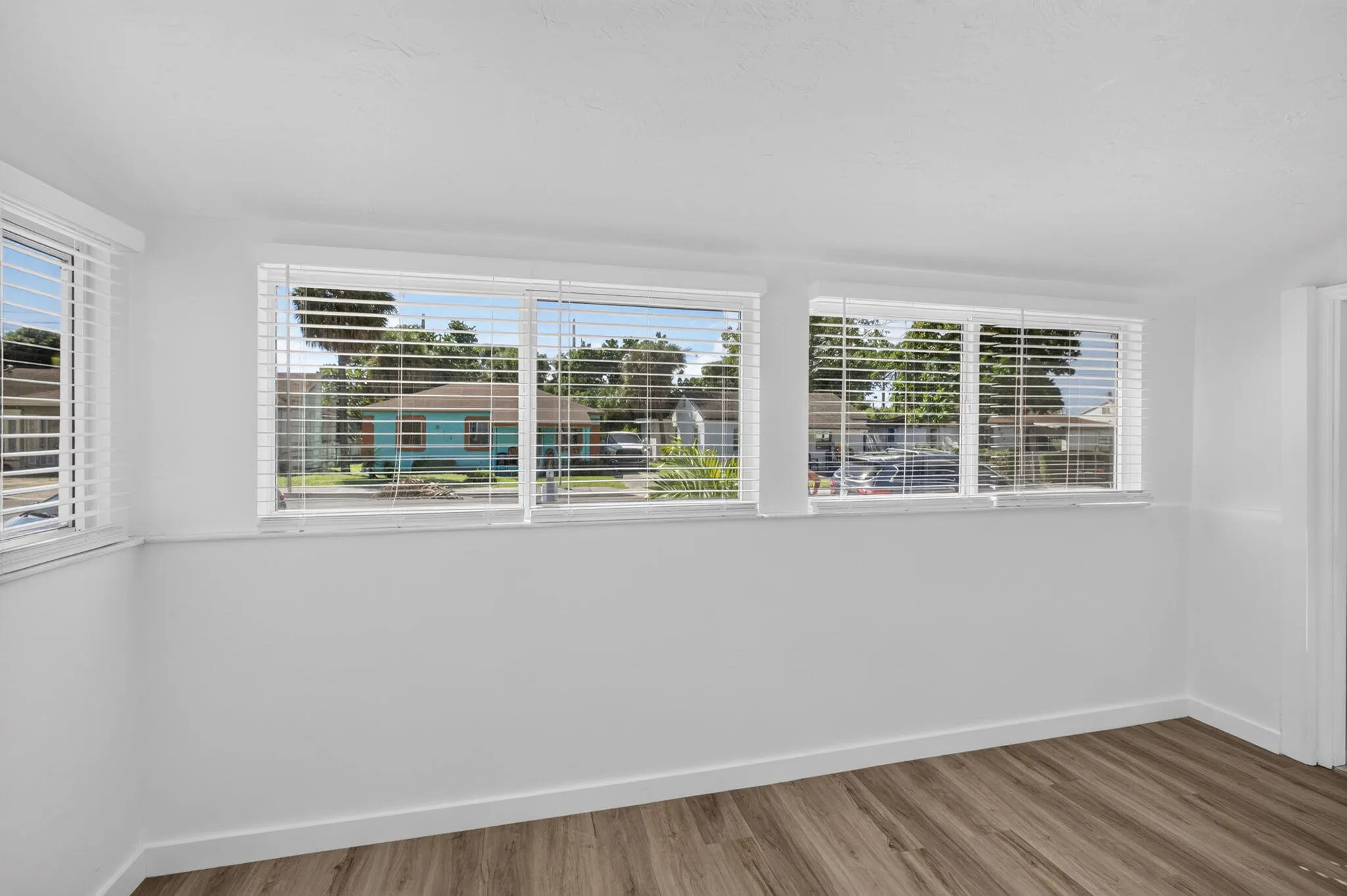 840 W 2ND Street