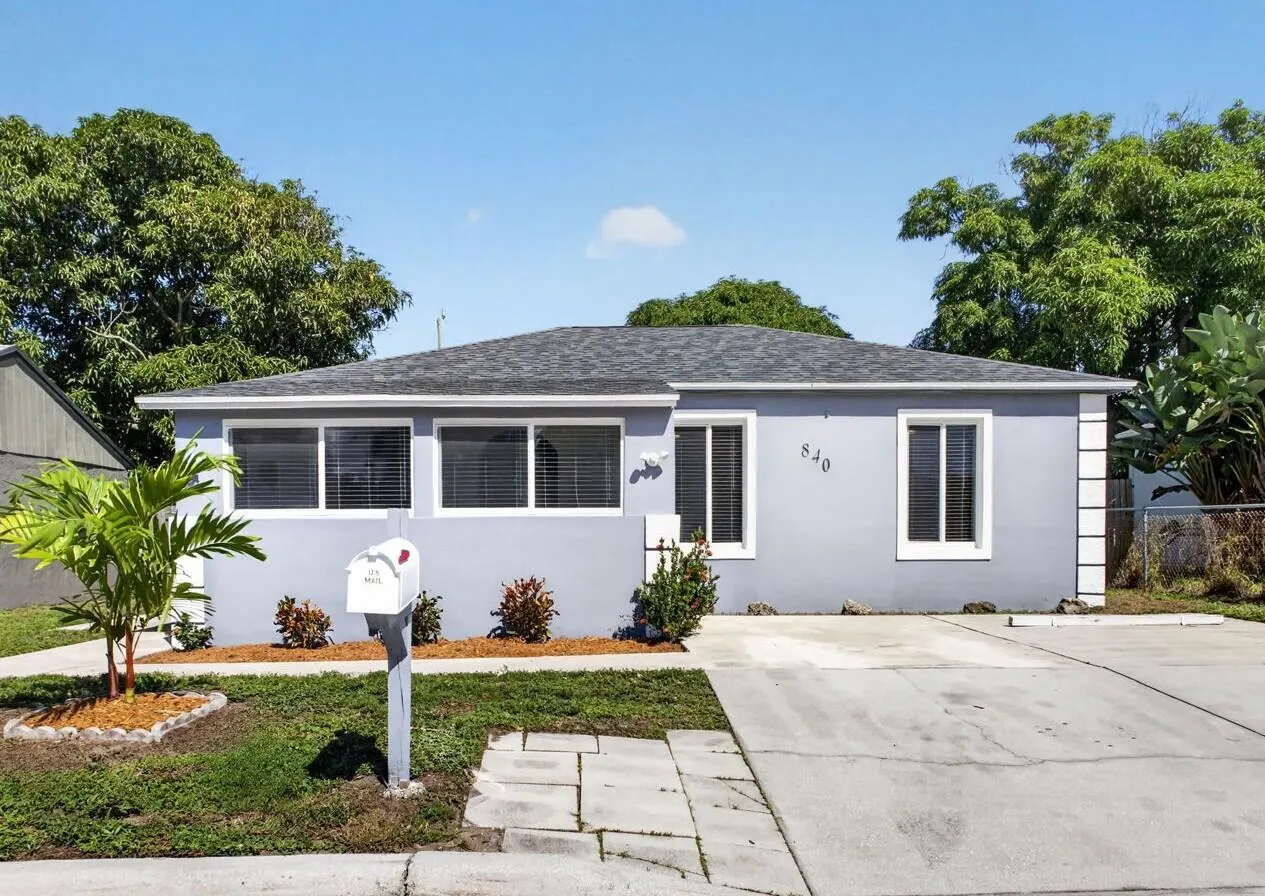 840 W 2ND Street