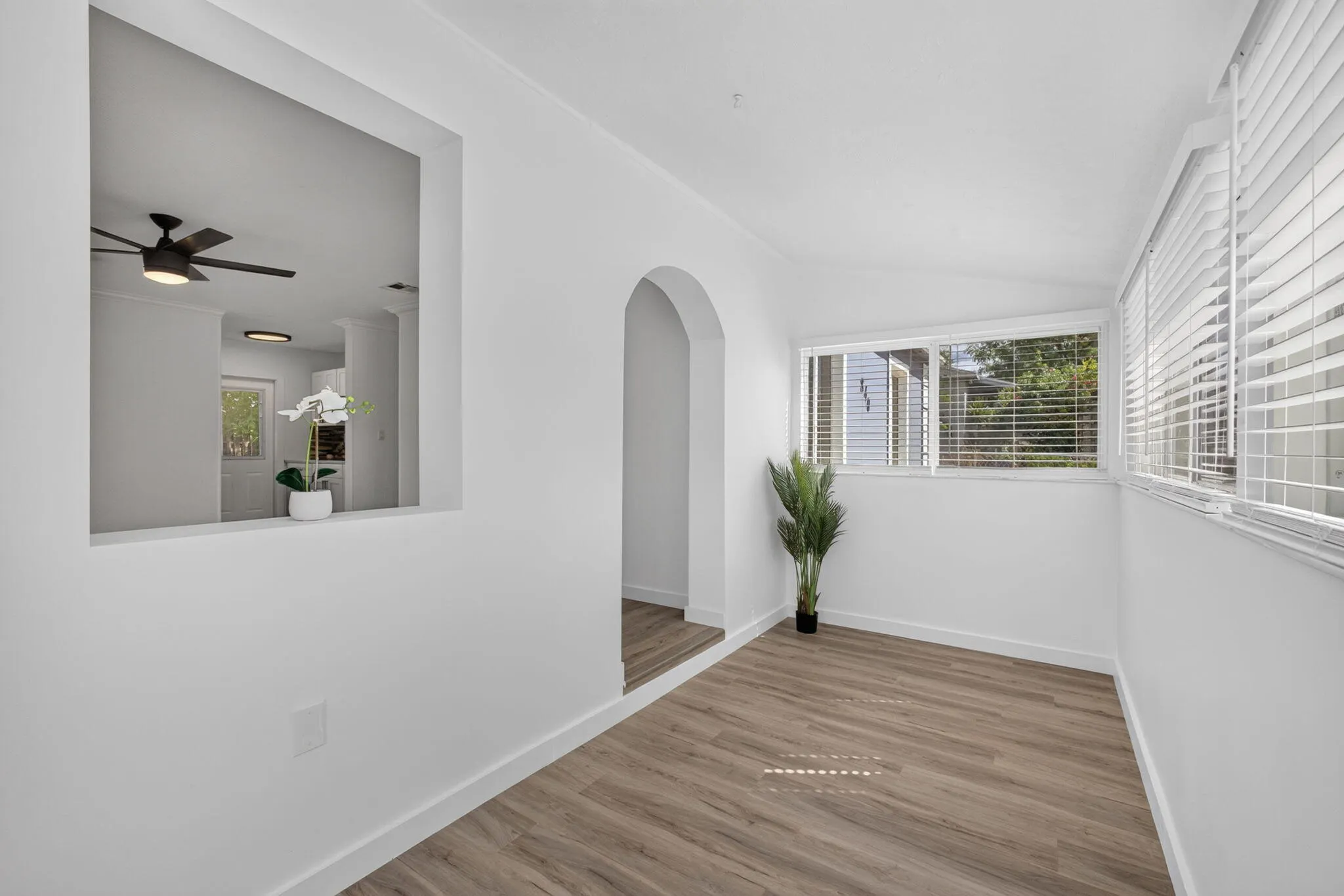 840 W 2ND Street