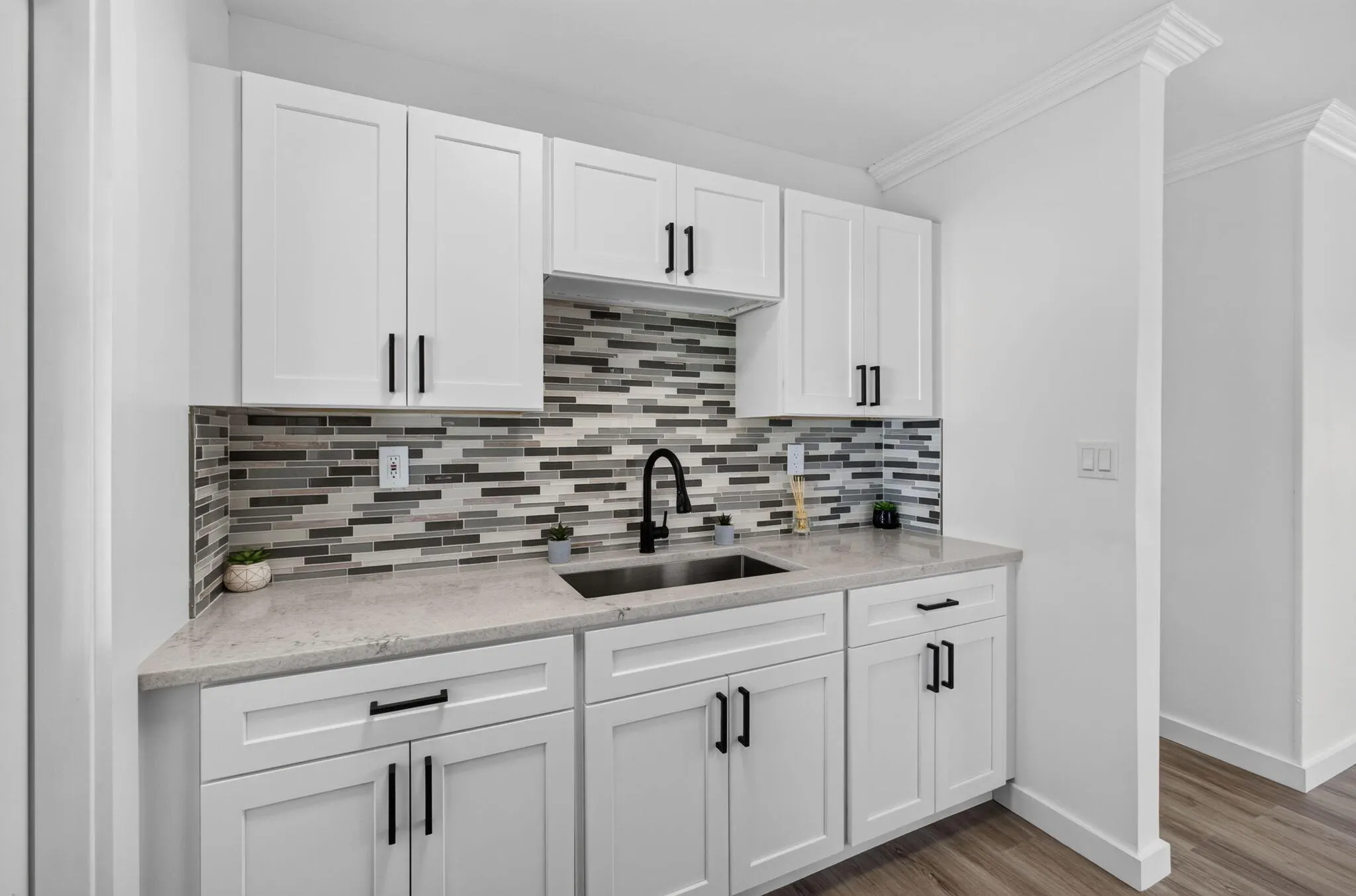 840 W 2ND Street