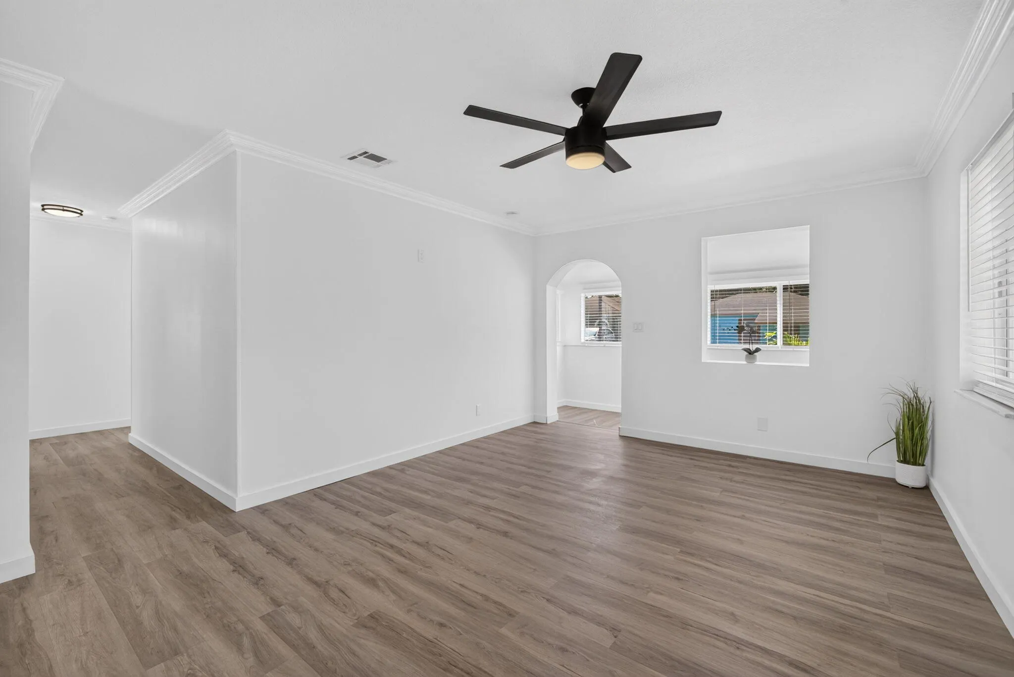 840 W 2ND Street