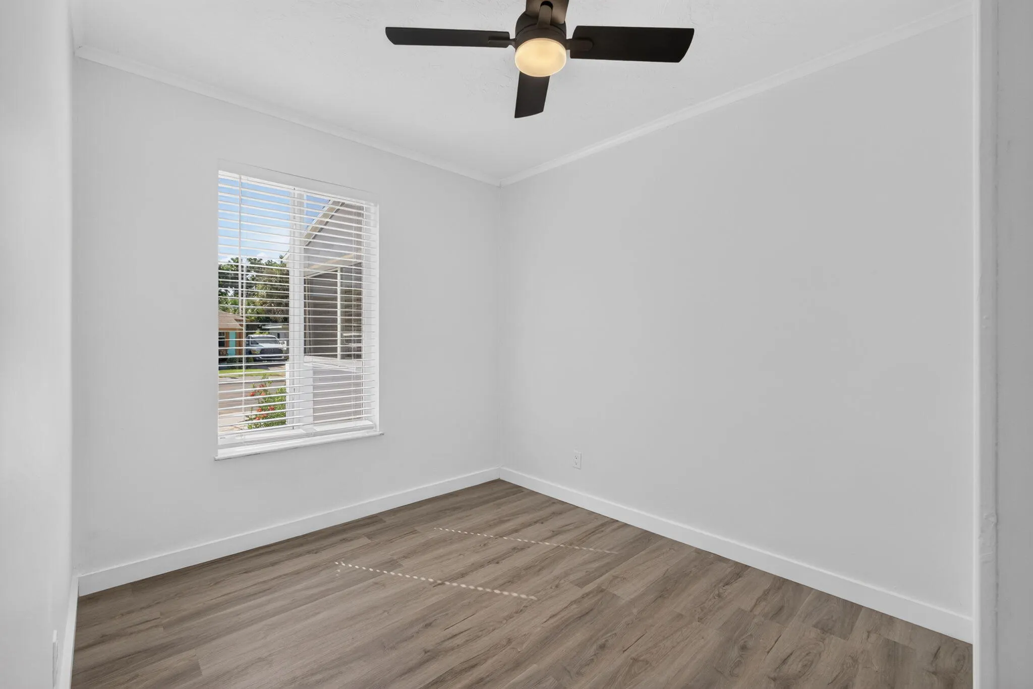 840 W 2ND Street