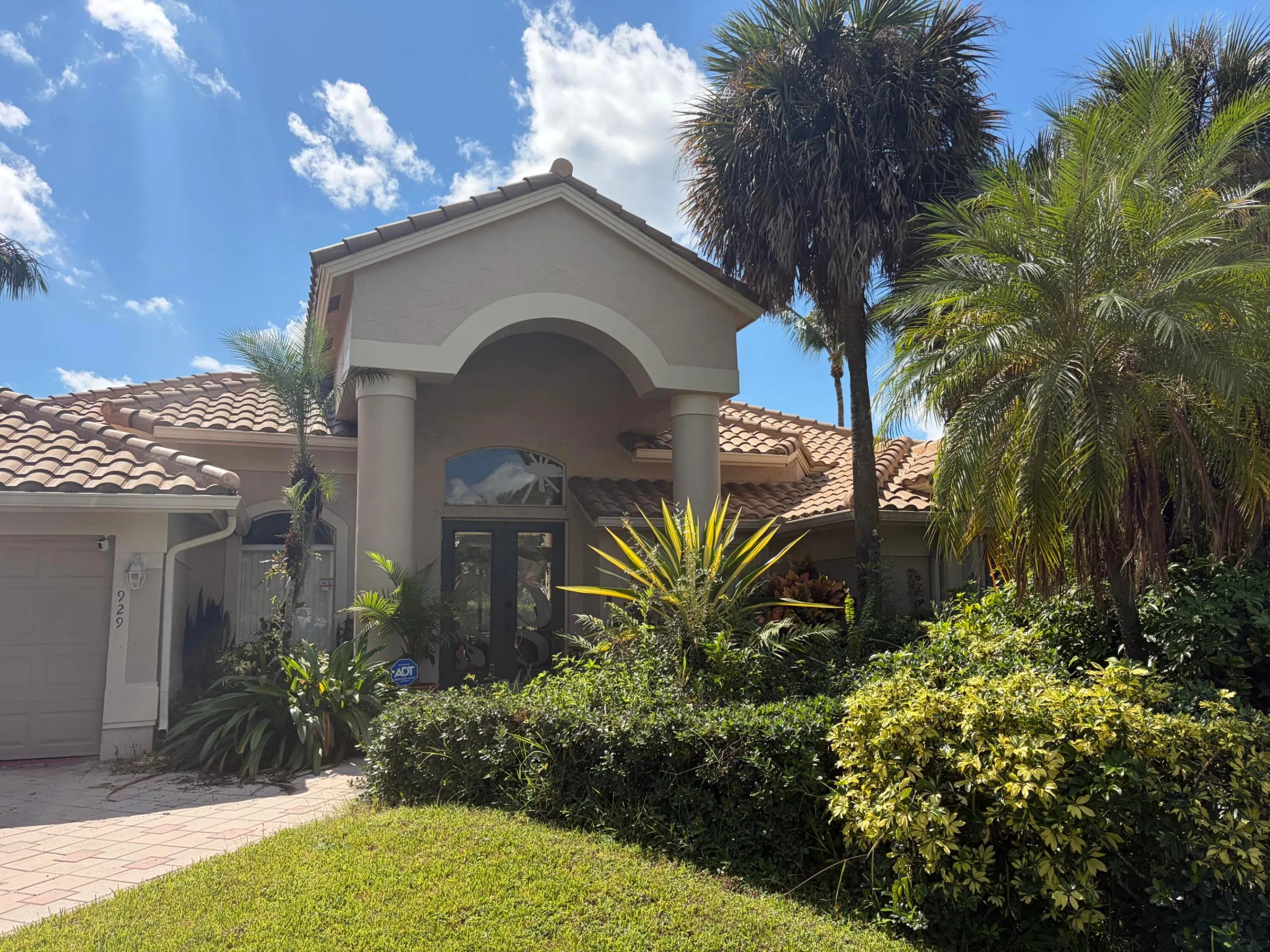 929 CEDAR COVE Road