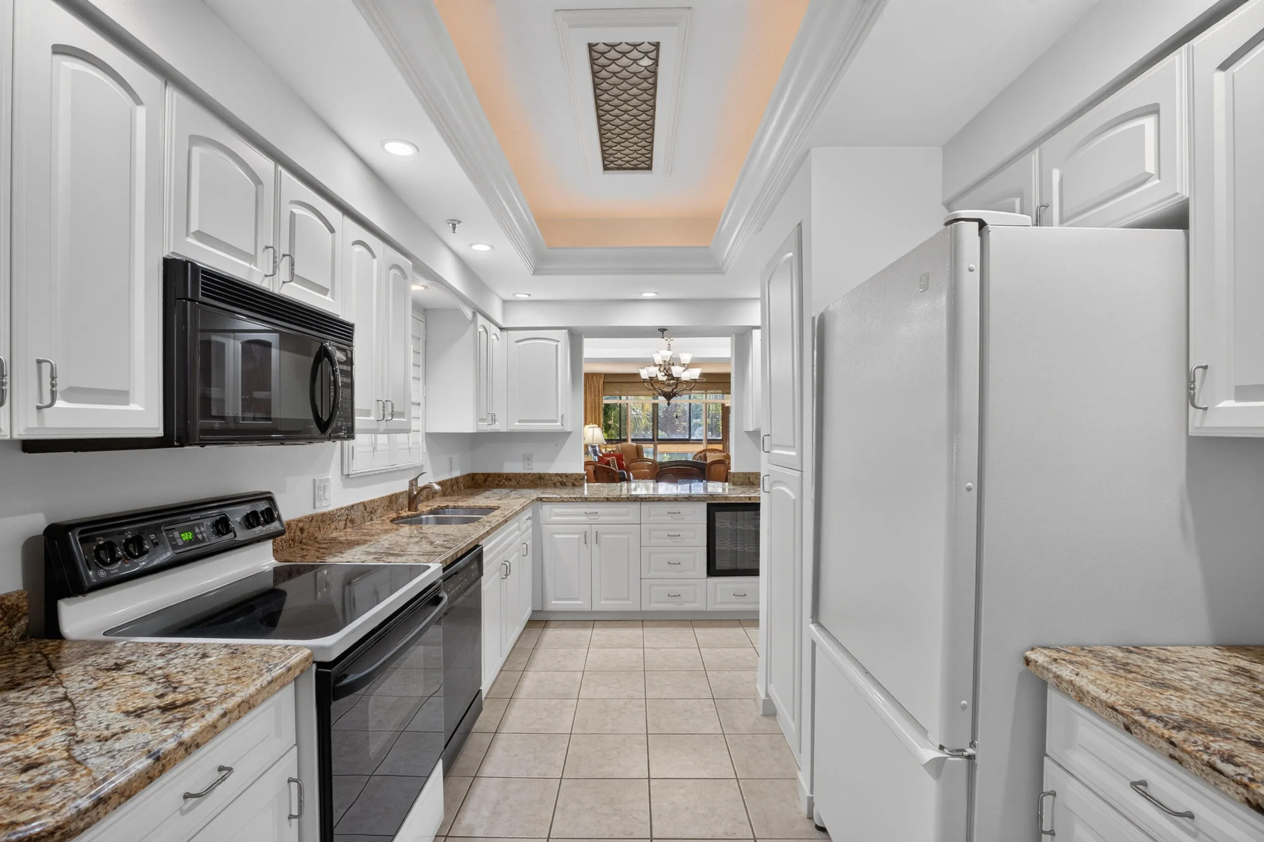 11370 Twelve Oaks Way #111