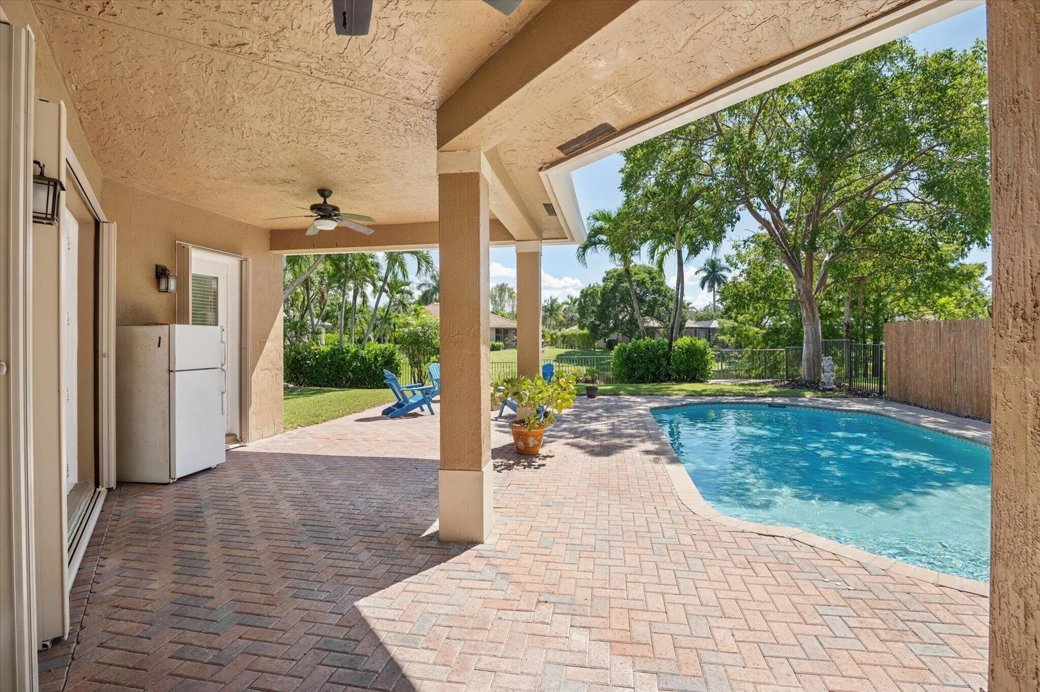 10888 NW 67TH Place