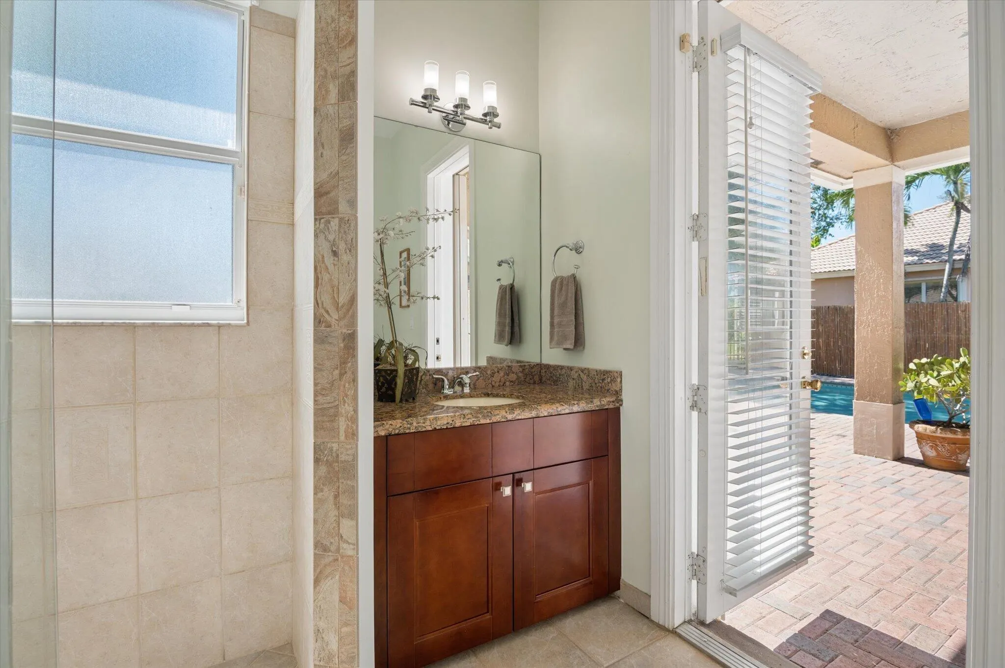 10888 NW 67TH Place