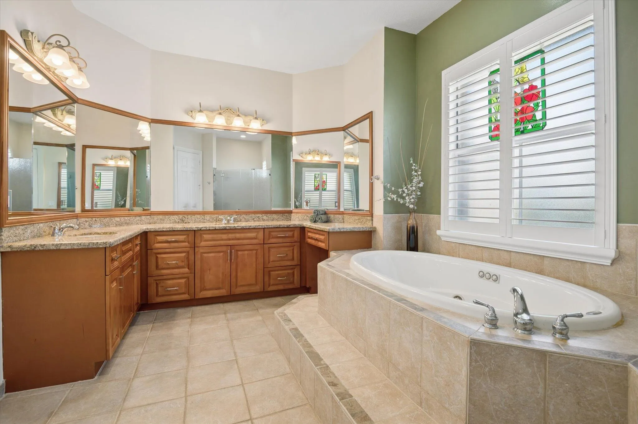 10888 NW 67TH Place