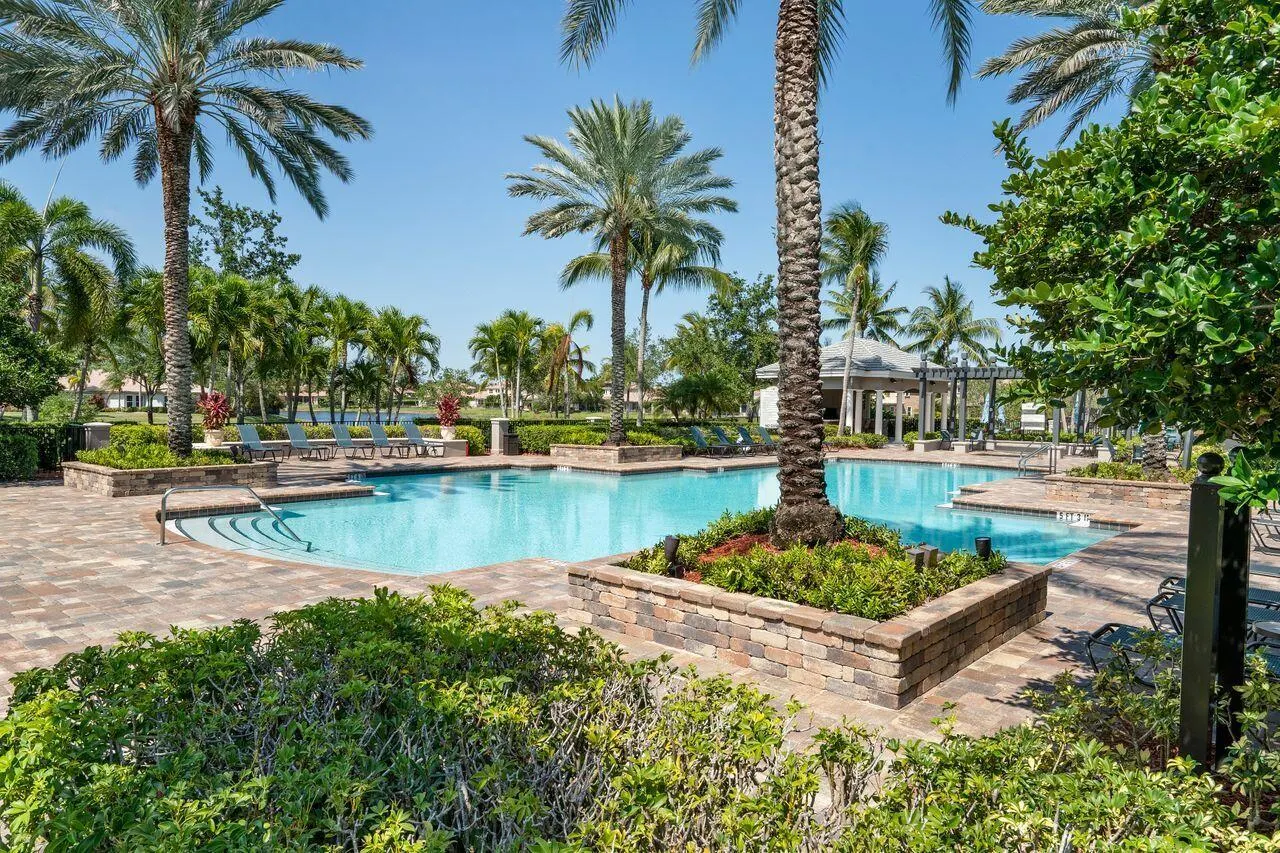 10888 NW 67TH Place