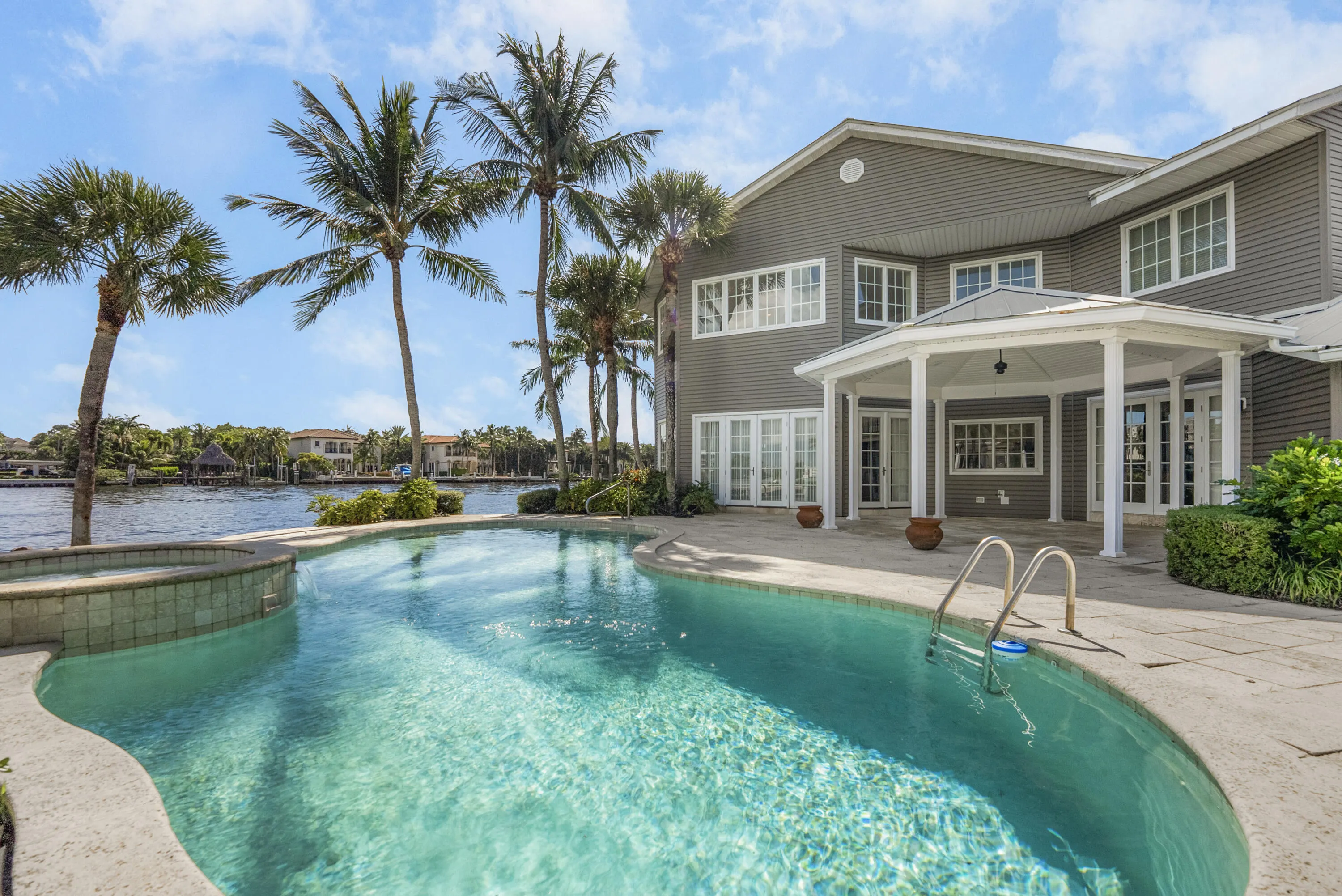 975 DOGWOOD Drive