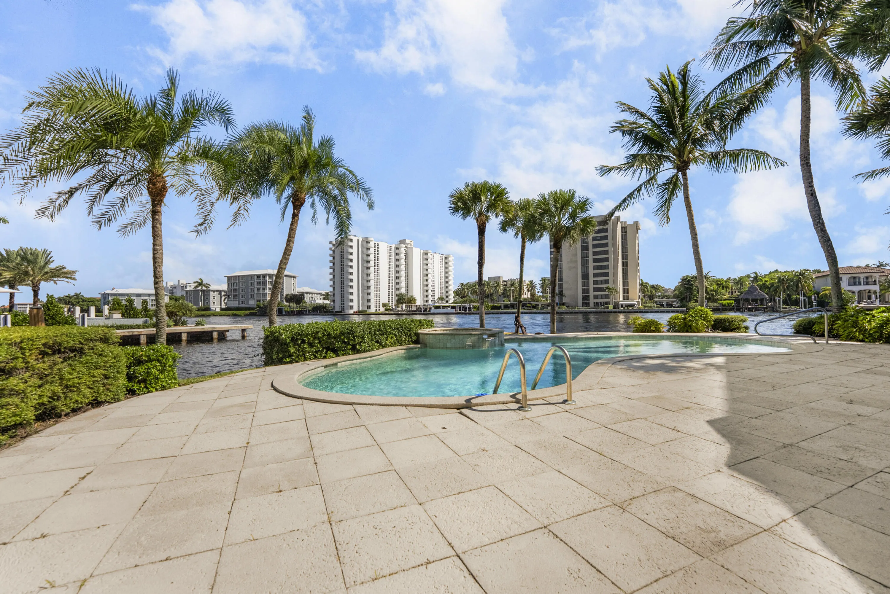 975 DOGWOOD Drive