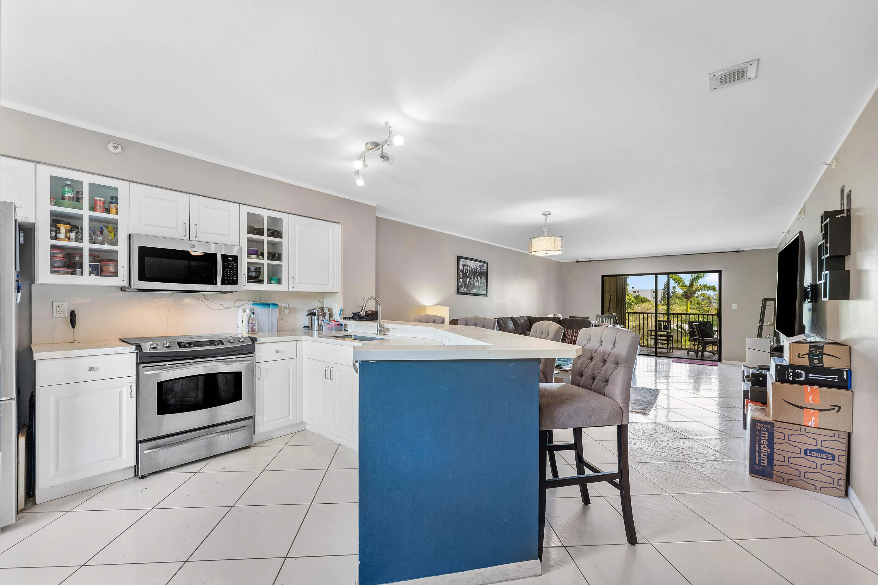 2205 S CYPRESS BEND Drive #302