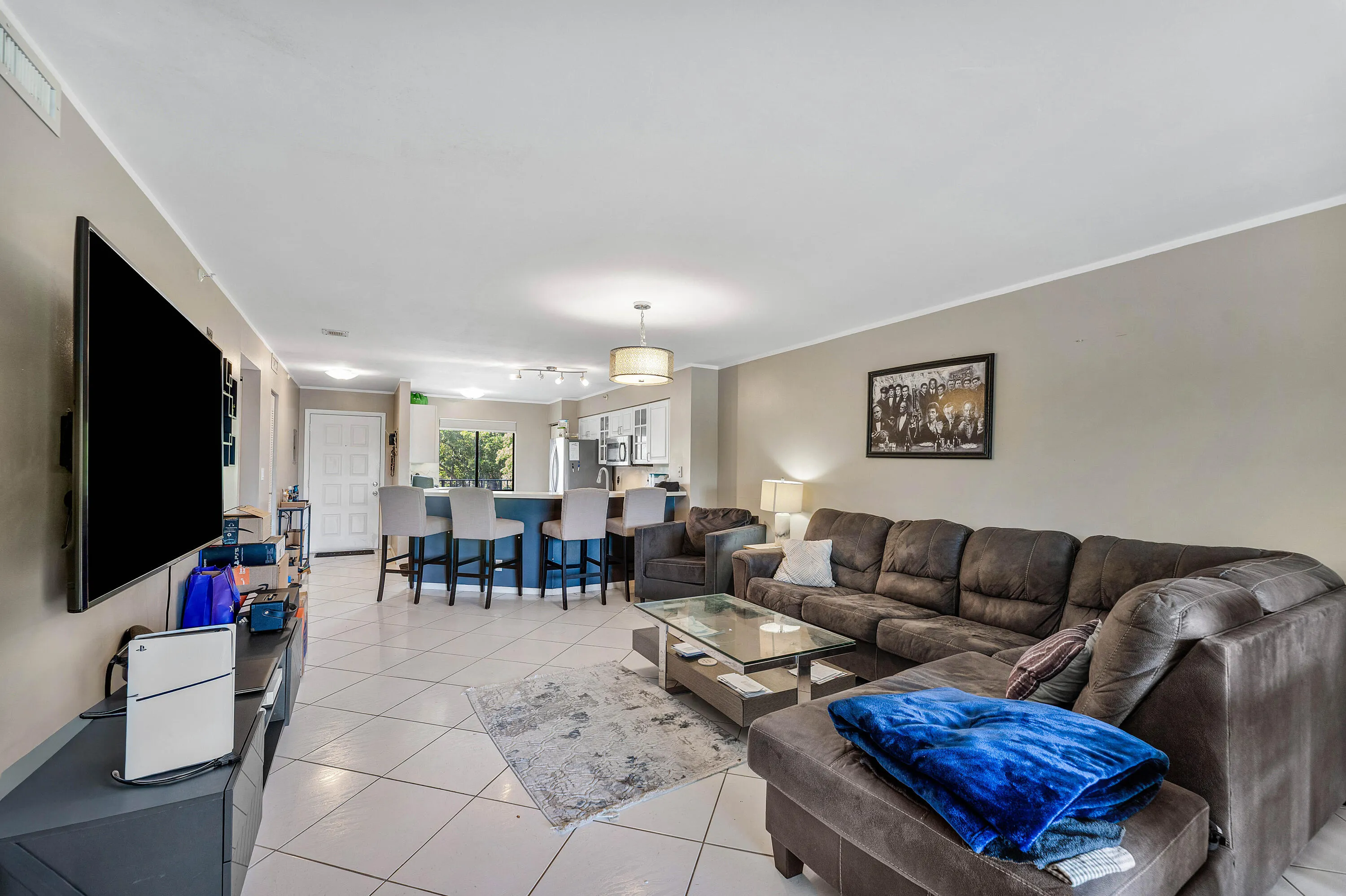 2205 S CYPRESS BEND Drive #302