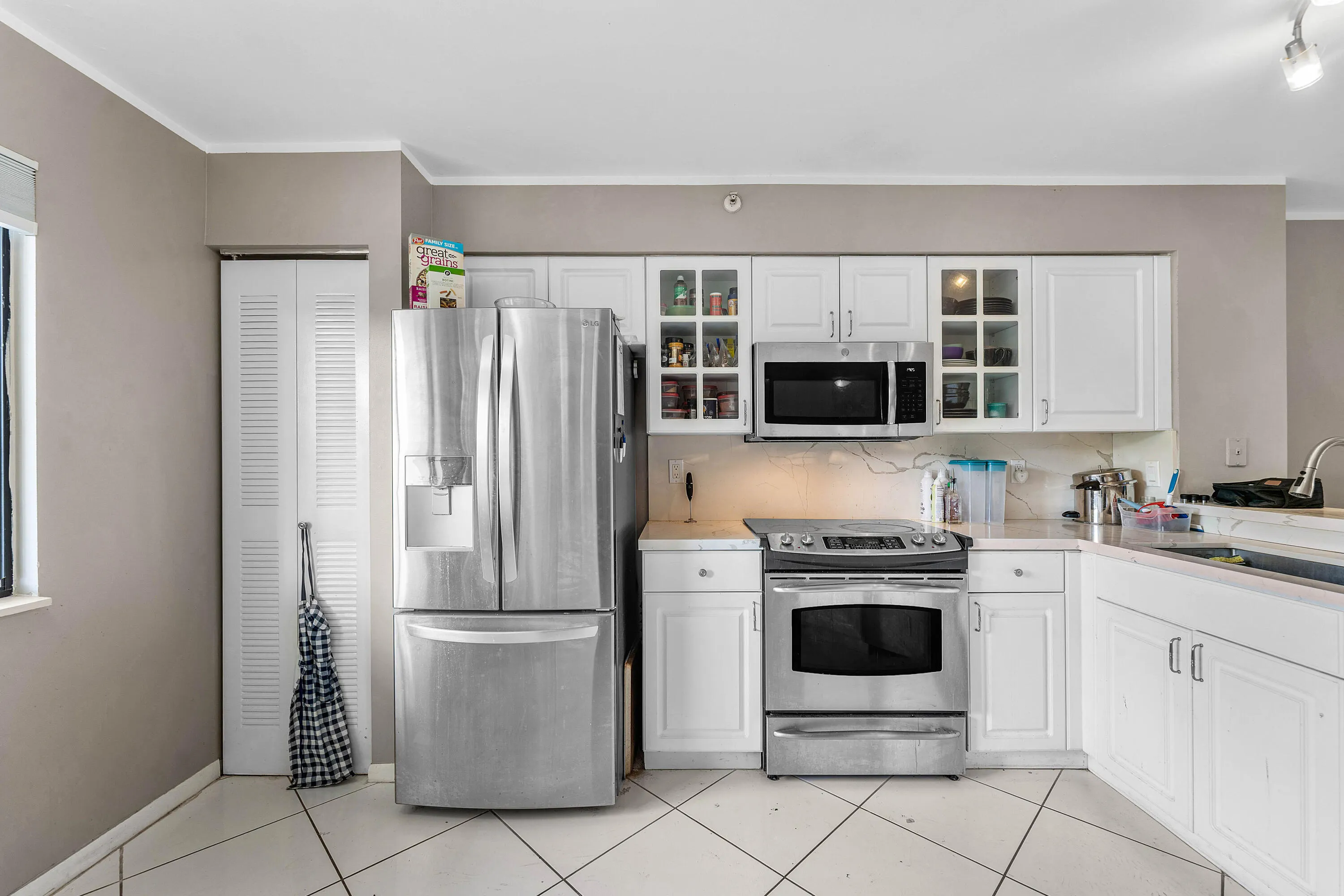 2205 S CYPRESS BEND Drive #302