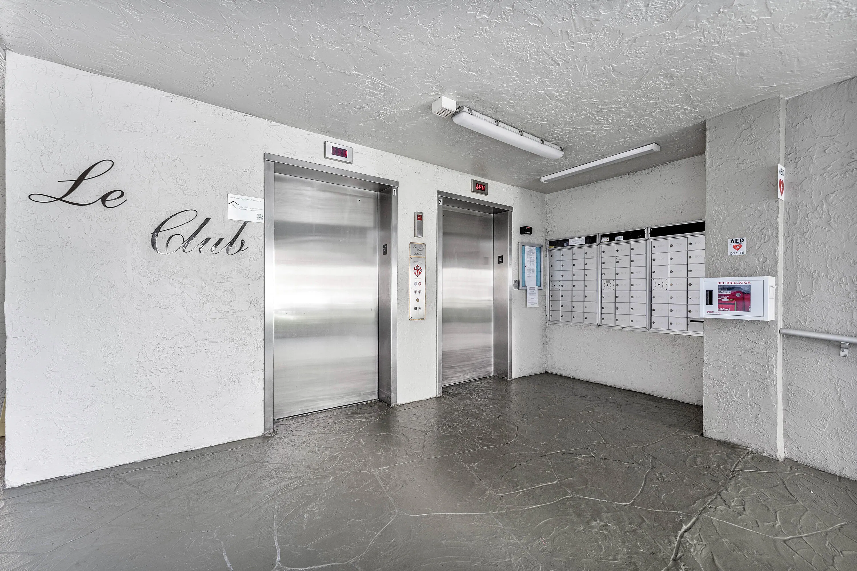 2205 S CYPRESS BEND Drive #302