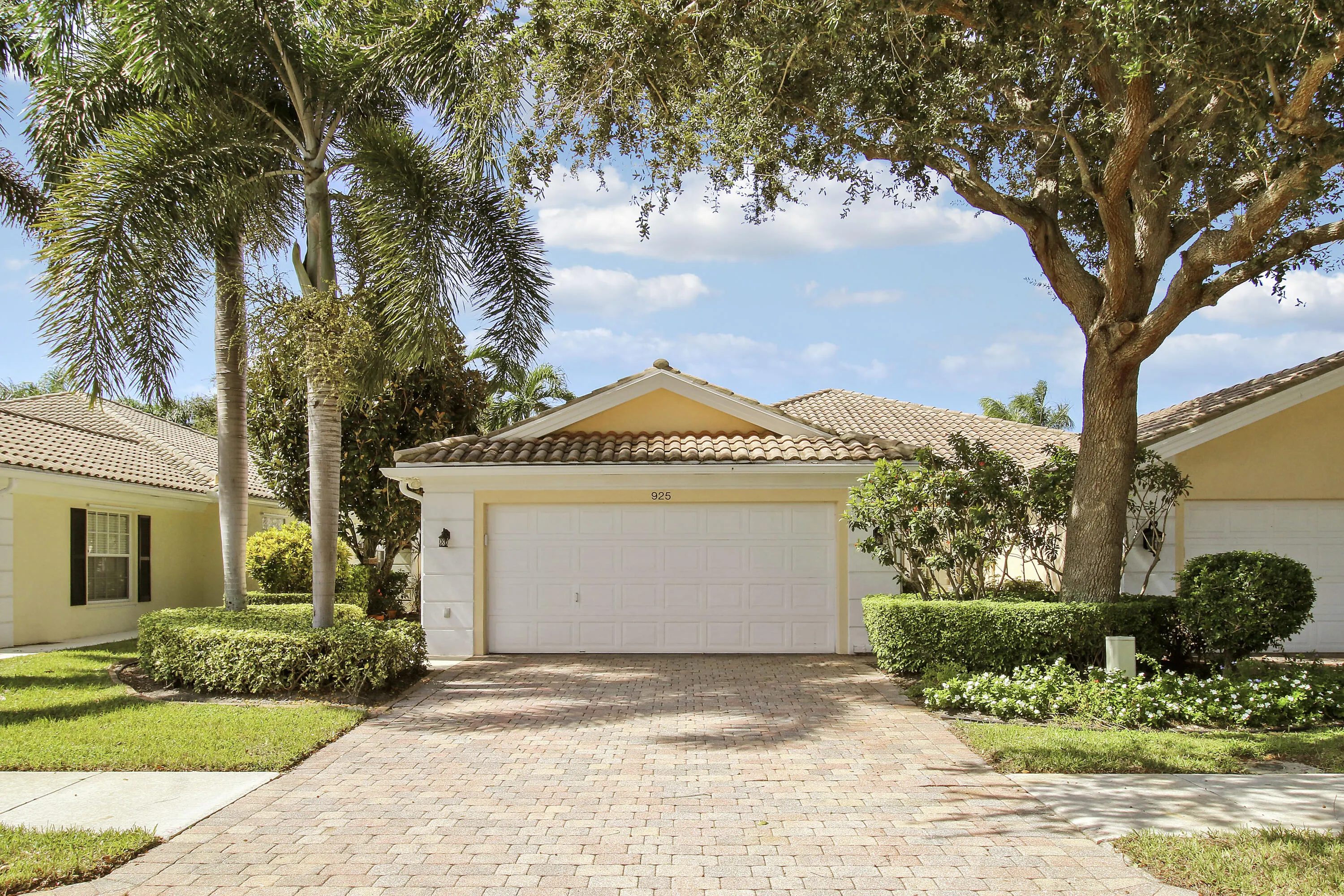 925 Magdalena Road