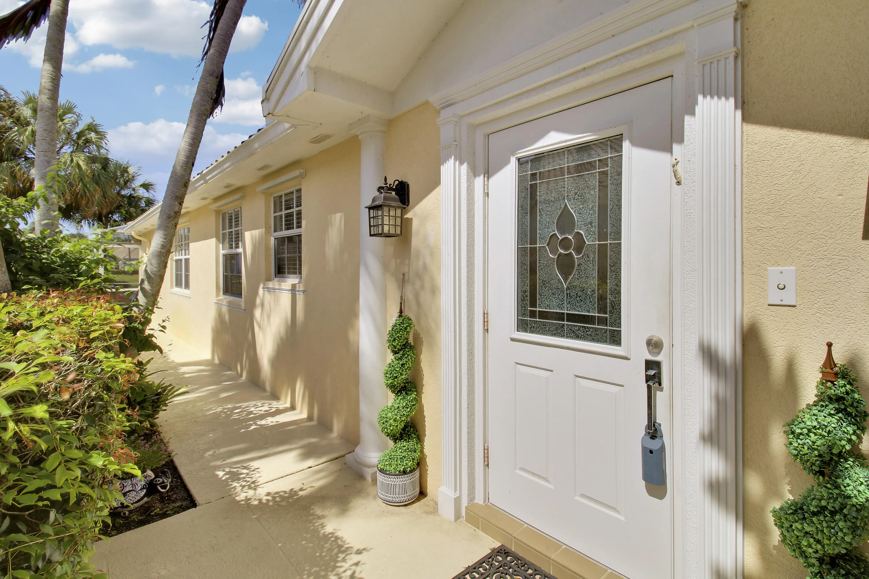 925 Magdalena Road